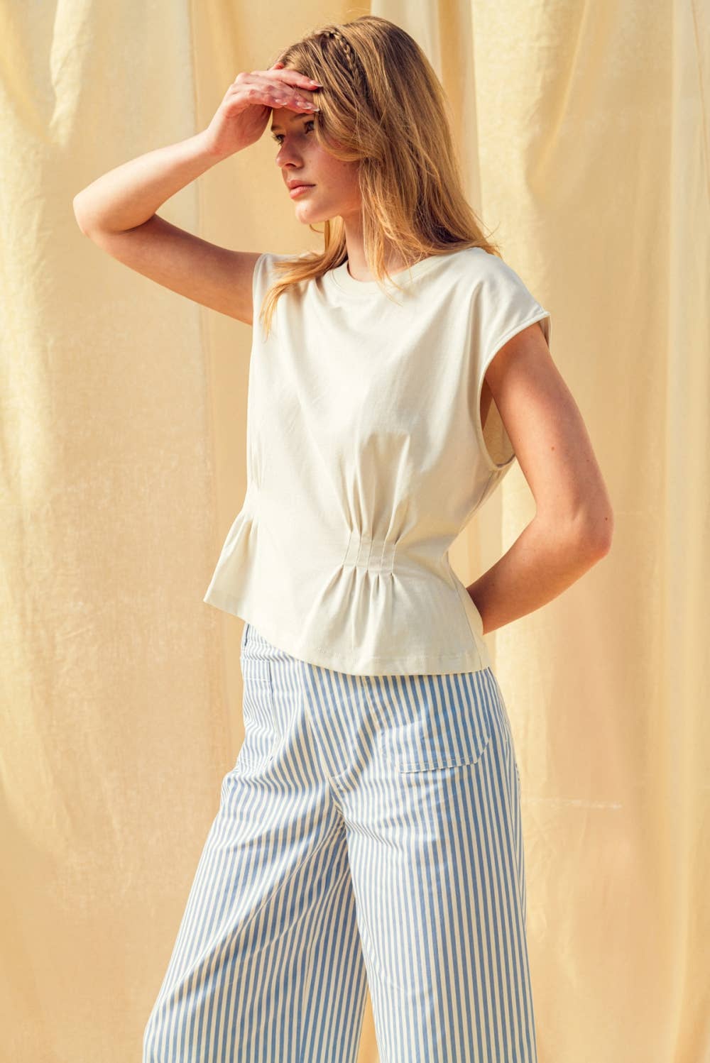 ET6371   ROUND NECK WAIST DETAILED CAP SLEEVE TOP: MISTY WHITE / L