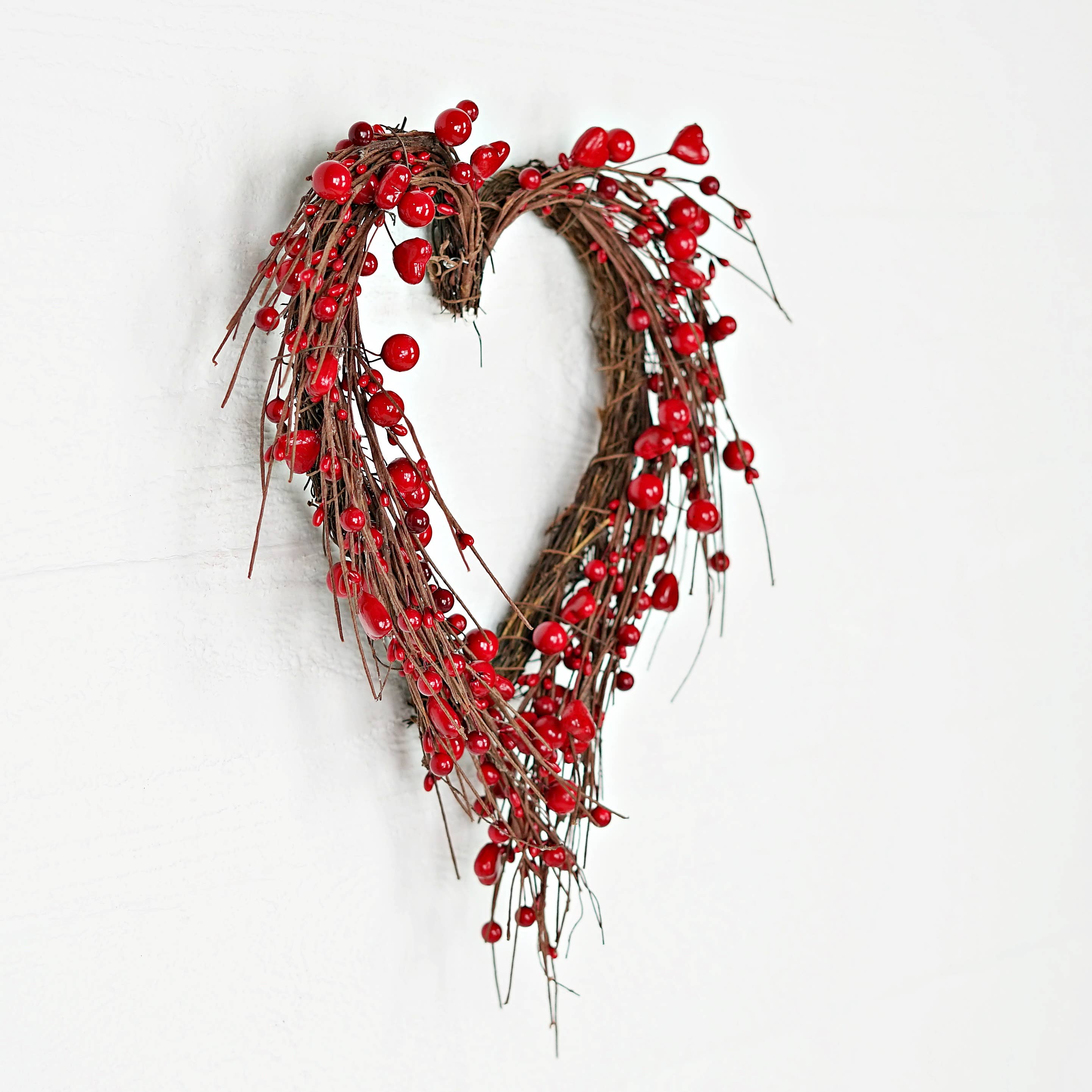 31250-12inWx13inL Twig Heart-Red Heart and Berry