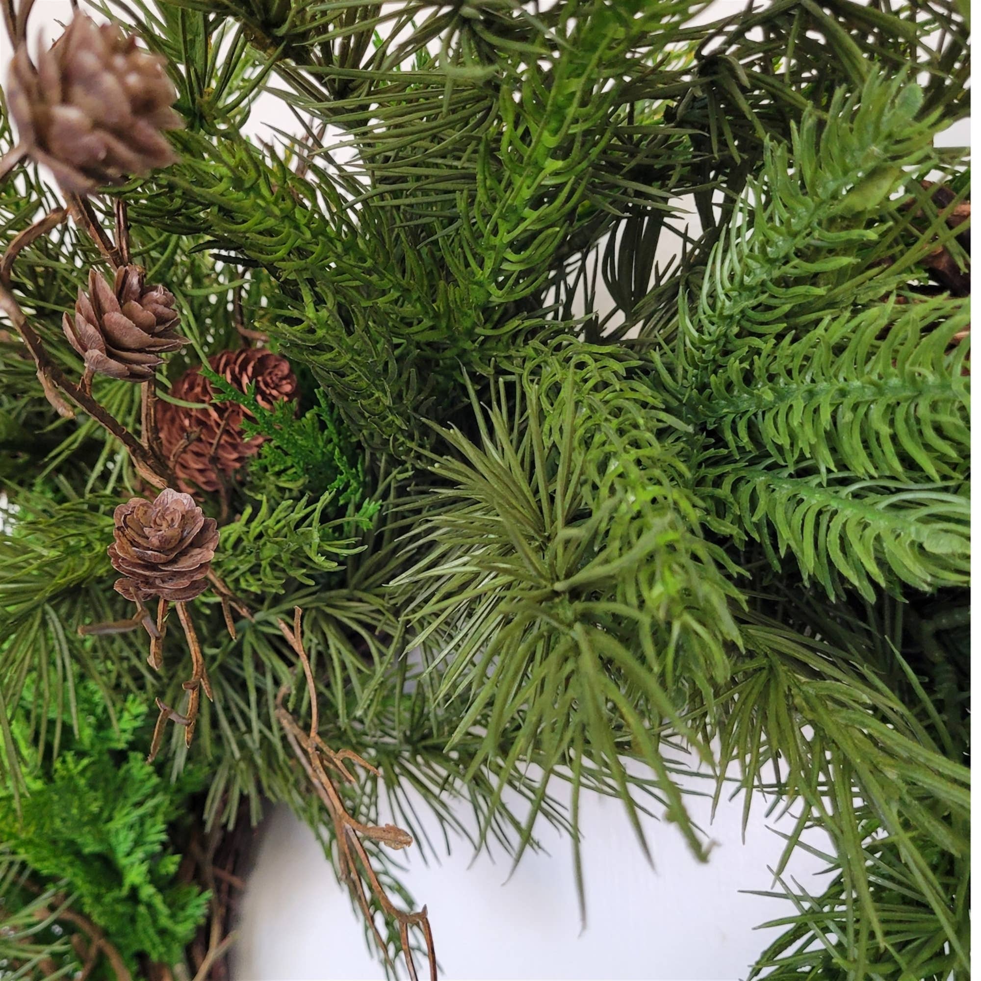 Real Touch Regal Juniper/Spruce Mixed Wreath 24''