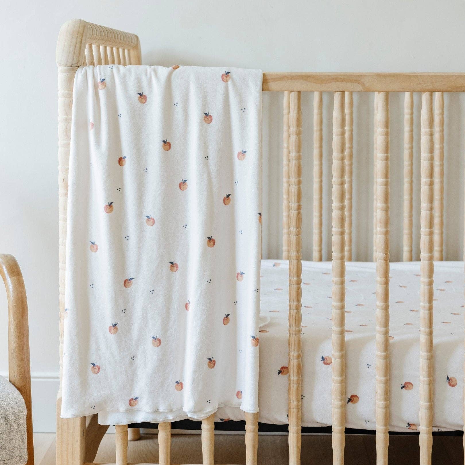 MINKY STRETCH LUXE SWADDLE/BLANKET: Floral