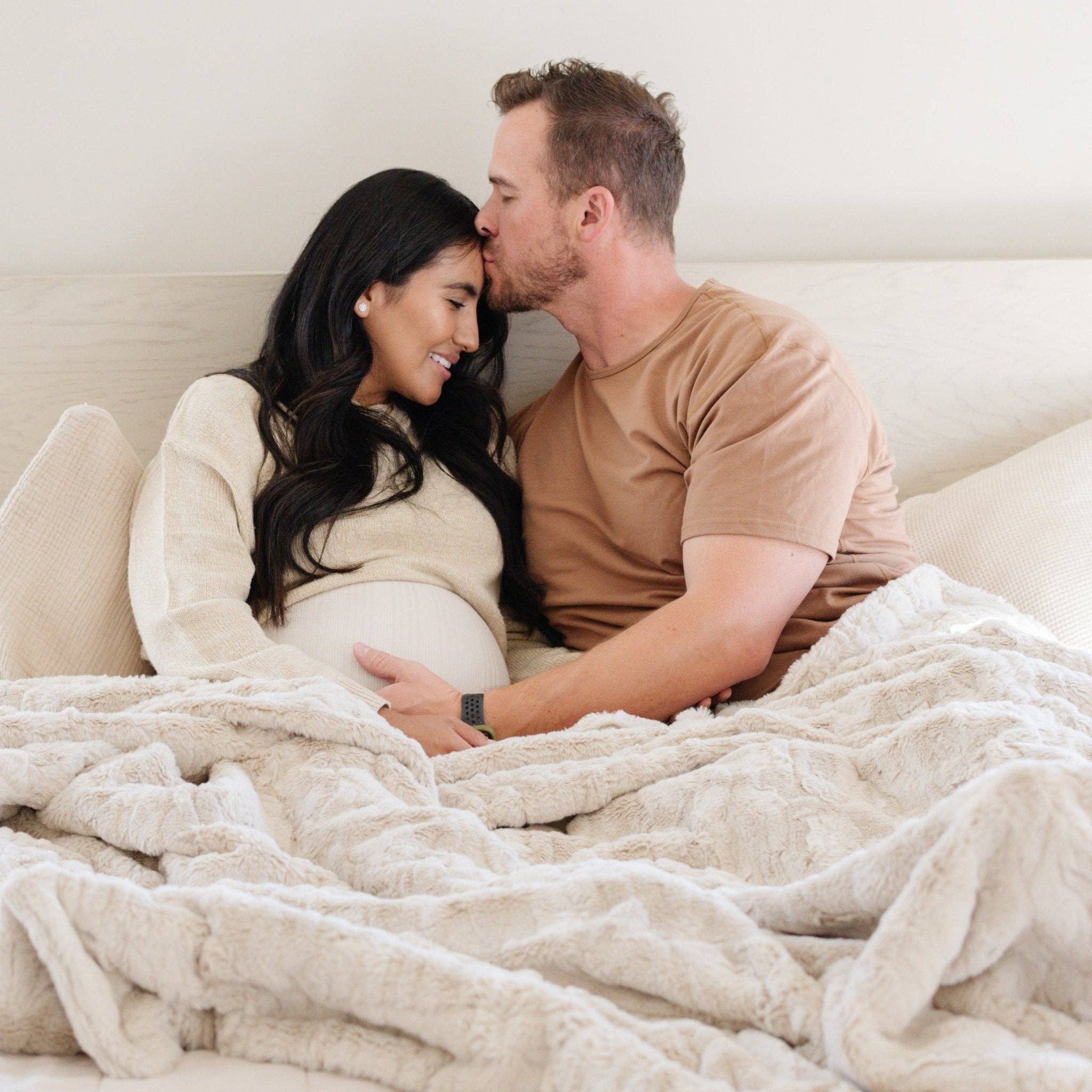PATTERNED FAUX FUR XL THROW BLANKETS: Ivory