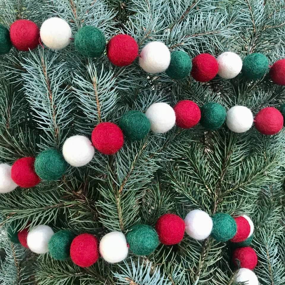 Garland - Christmas Red Green White Balls - Christmas Decor