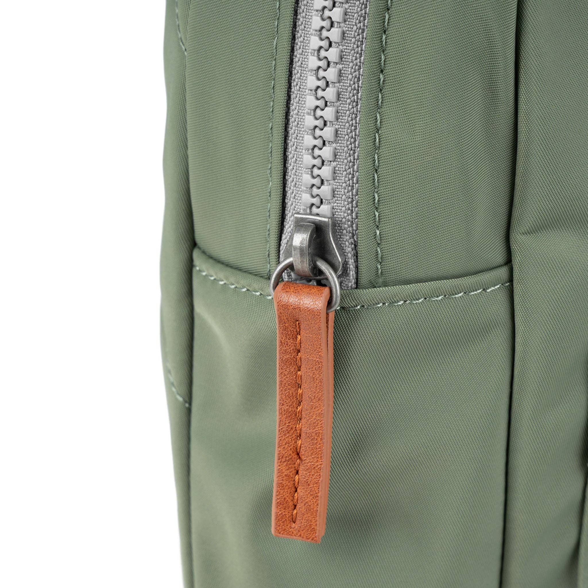 Willesden Sling Bag in Granite Nylon: Large