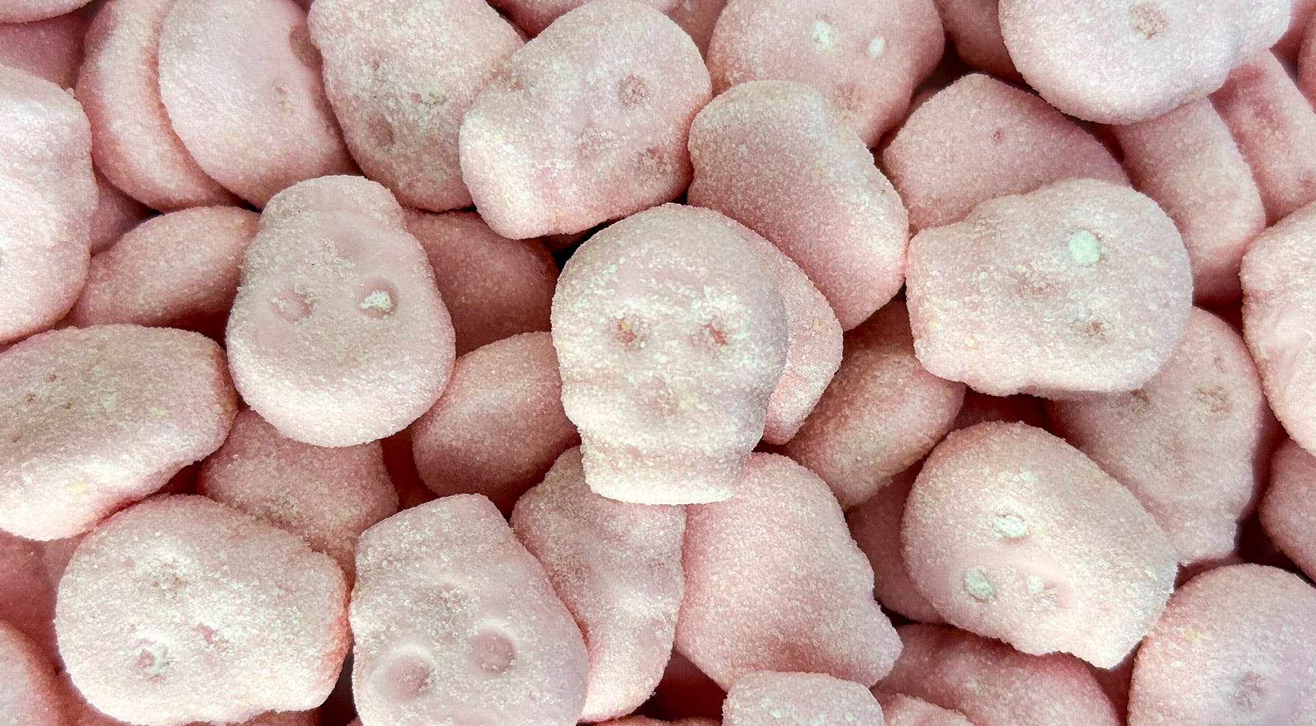 Sour Strawberry Skulls 4.4lbs