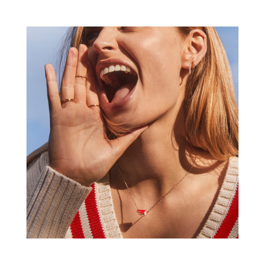 Cheer Gold Short Pendant Necklace in Red Illusion