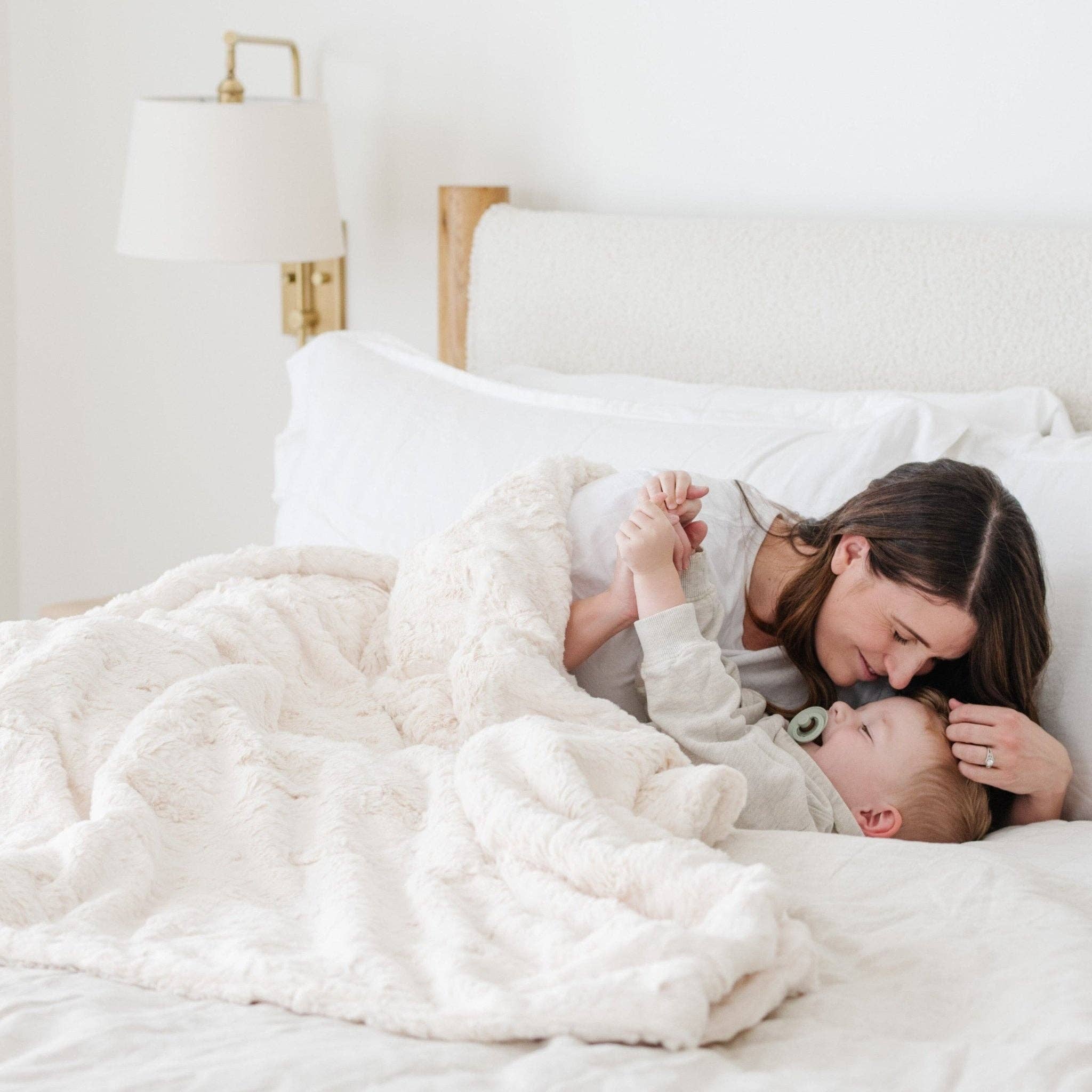 PATTERNED FAUX FUR THROW BLANKETS: Fir