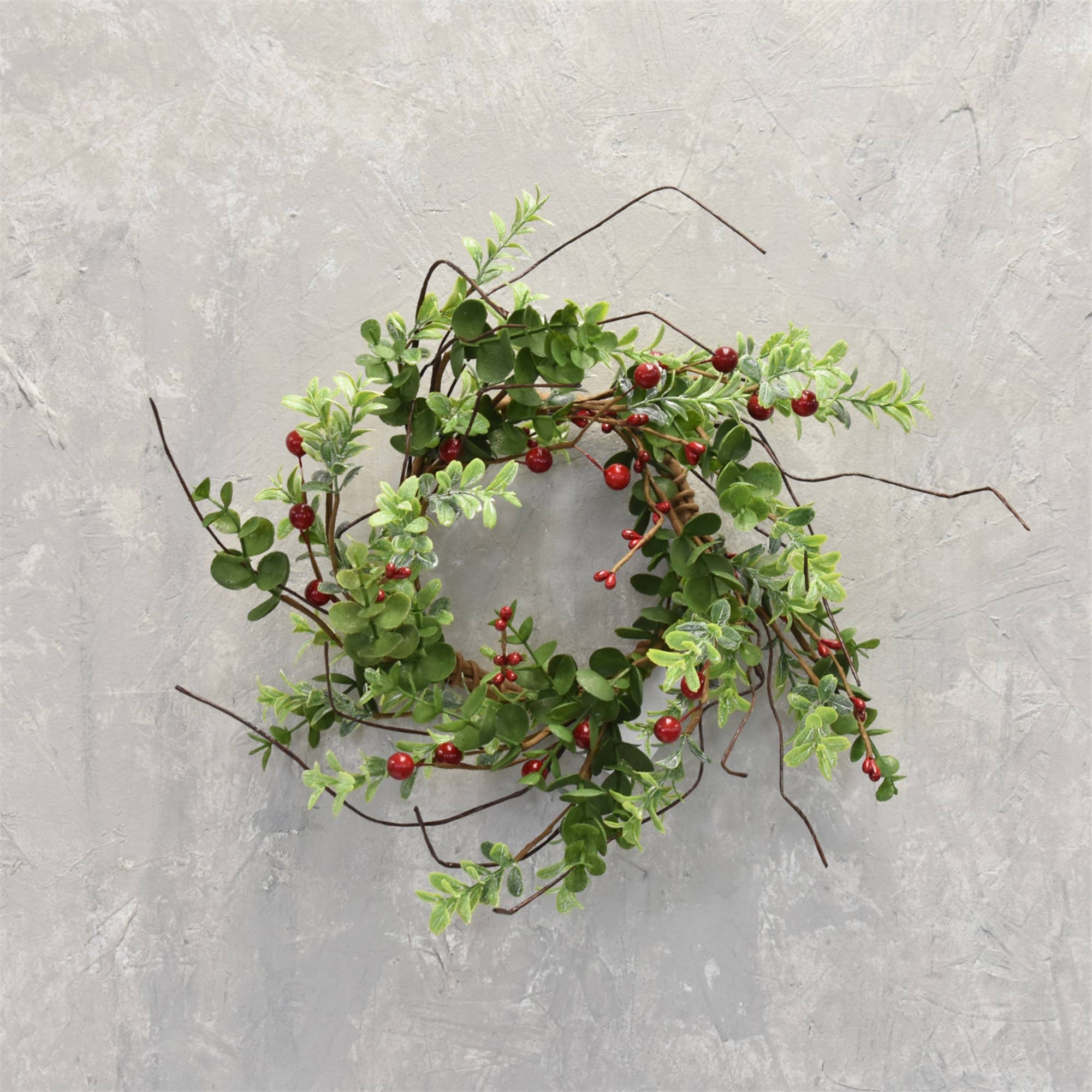 Bountiful Boxwood/Berry Candle Ring 5''