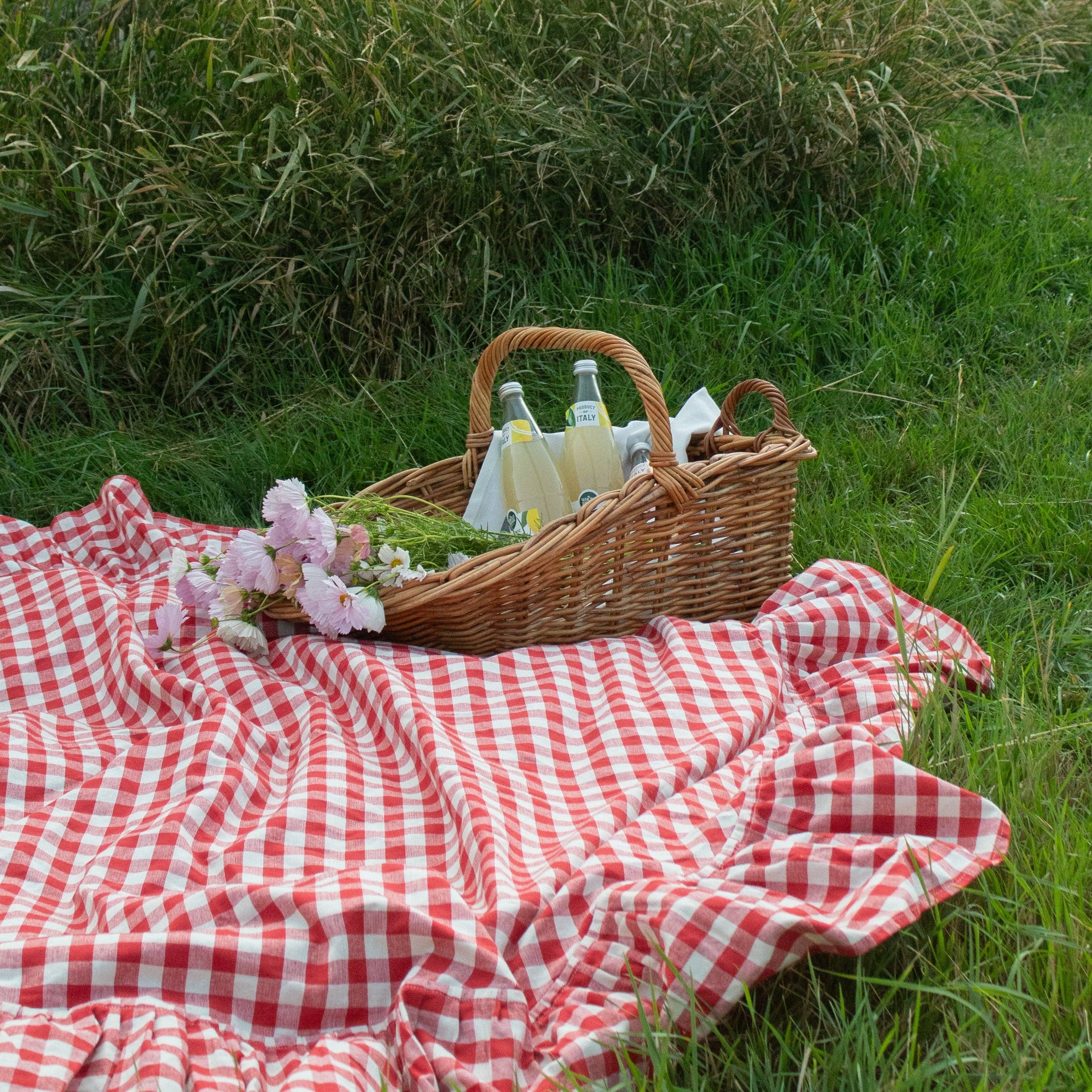 Ember Ruffled Gingham Tablecloth: 60"x120"