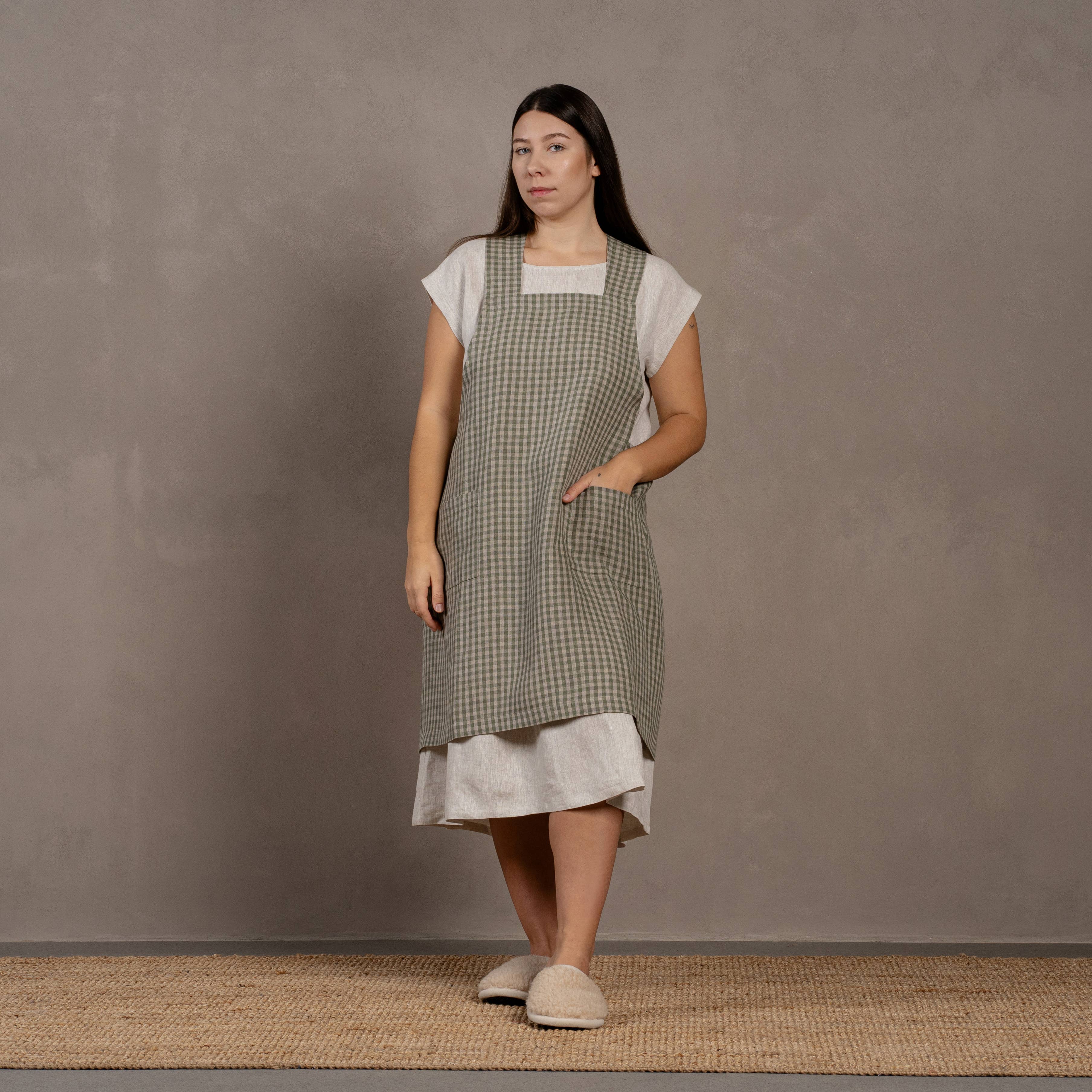 Linen Cross-Back Apron: Faded Rose / S/M