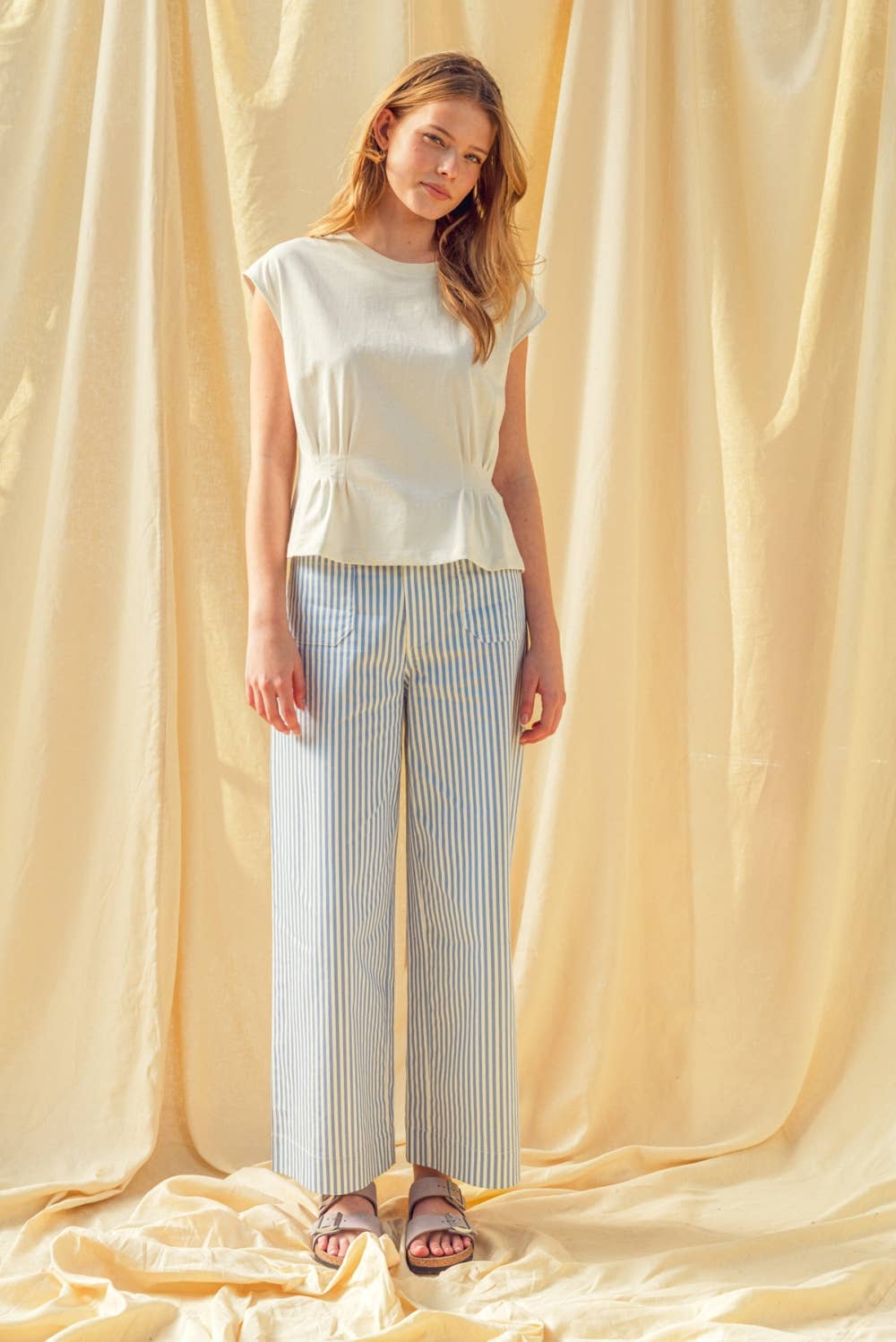 ET6371   ROUND NECK WAIST DETAILED CAP SLEEVE TOP: MISTY WHITE / M