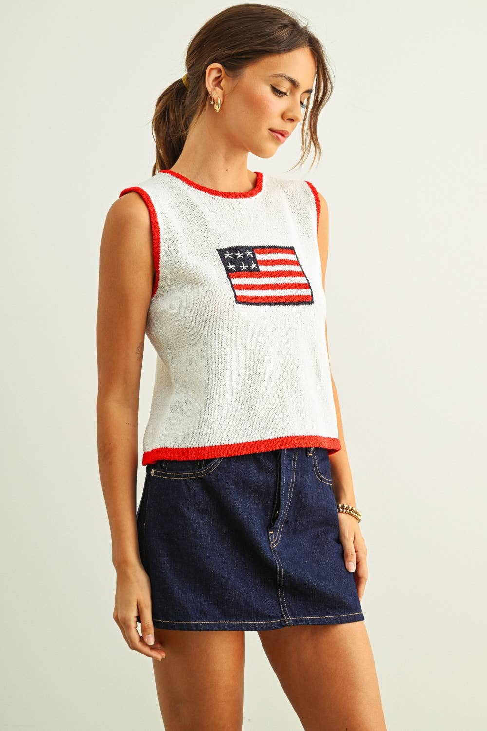 T6411   CONTRASTED PIPING FLAG KNITTED TOP: IVORY/NAVY / L
