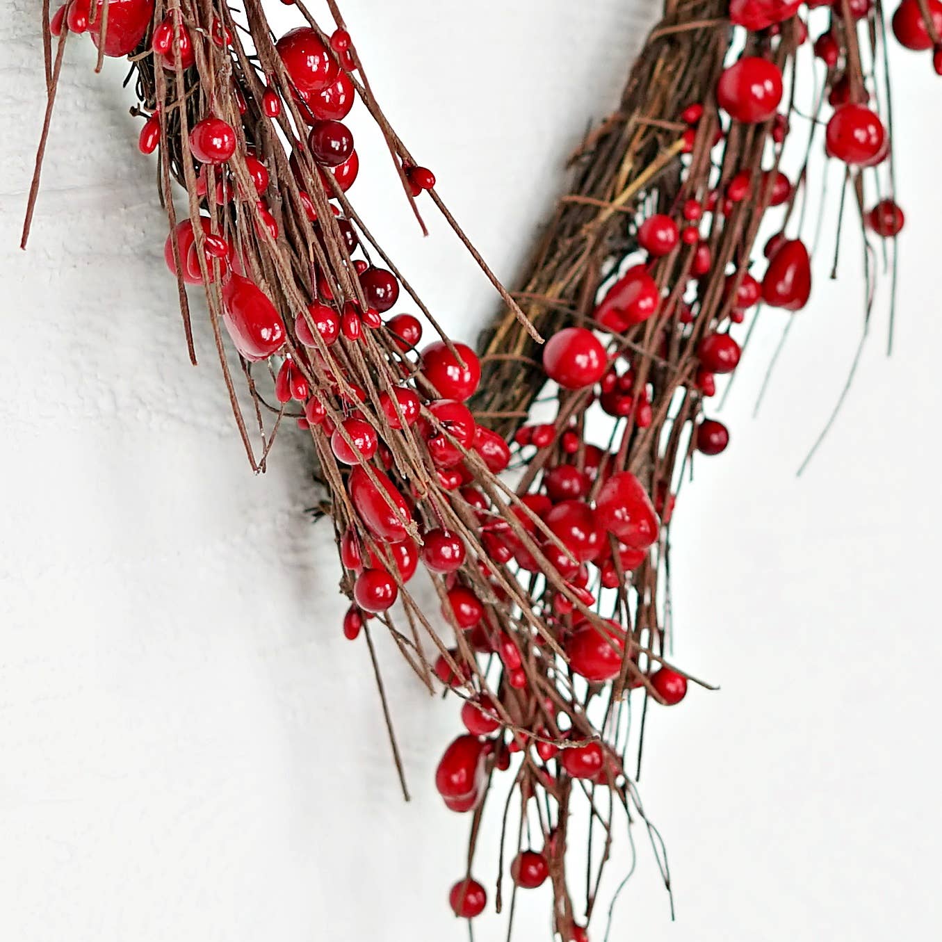 31250-12inWx13inL Twig Heart-Red Heart and Berry