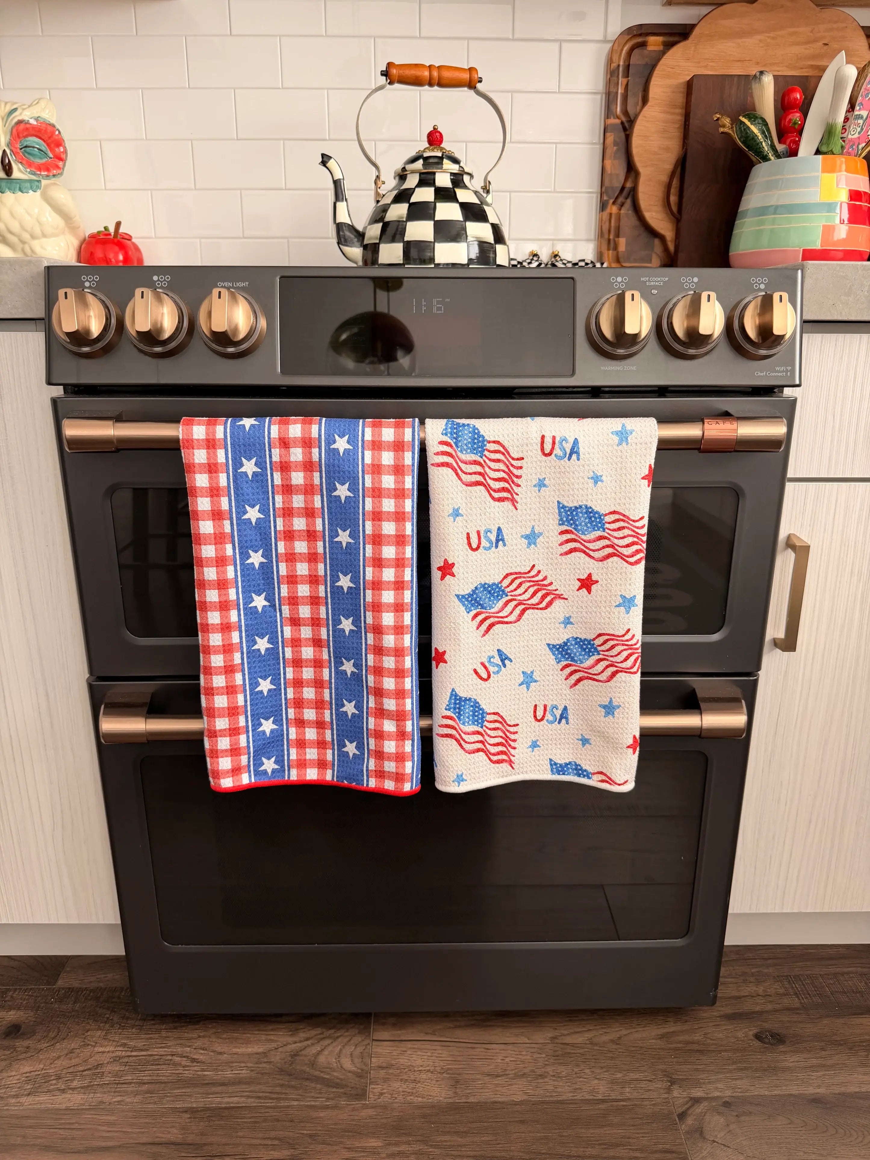 Heritage Stripe: Double-Sided Hand Towel: Blue/Red / Hand Towel (17 in x 27 in)