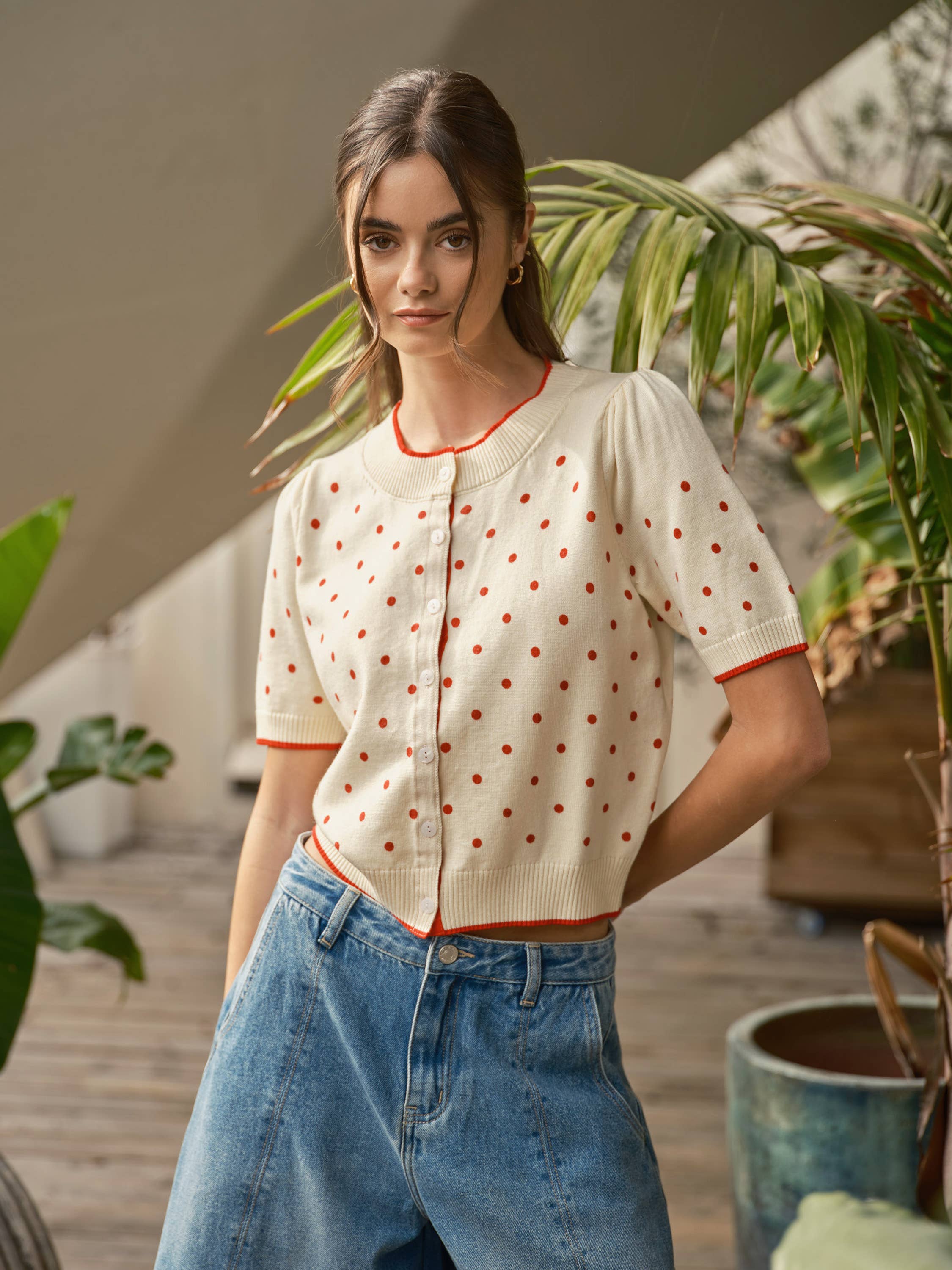AJT5662 SOFT WOOL MIX SHORT SLEEVE POLKA DOT CARDIGAN: RED DOT / S