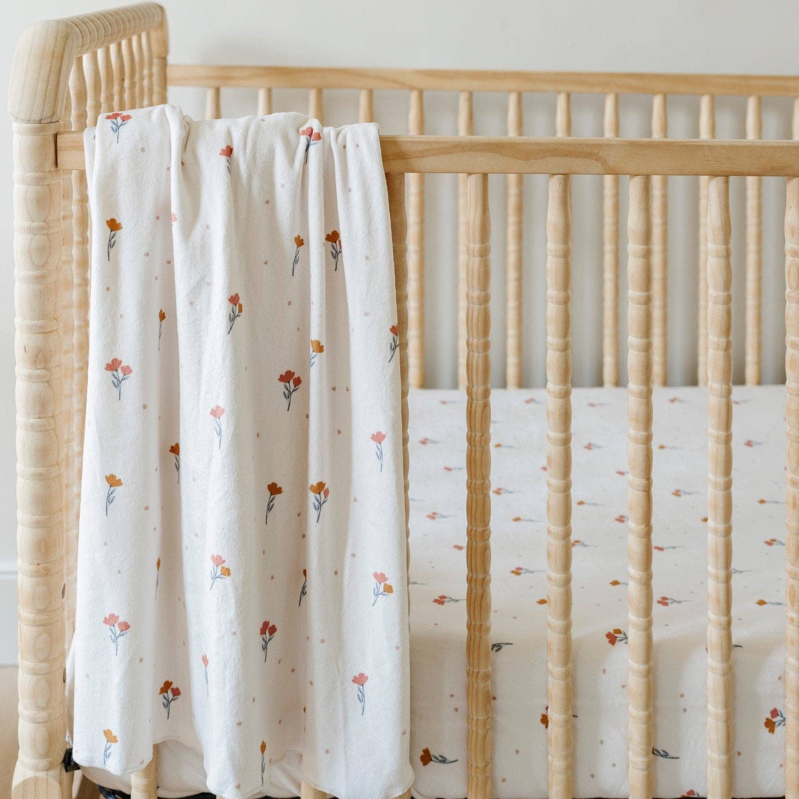 MINKY STRETCH LUXE SWADDLE/BLANKET: Floral