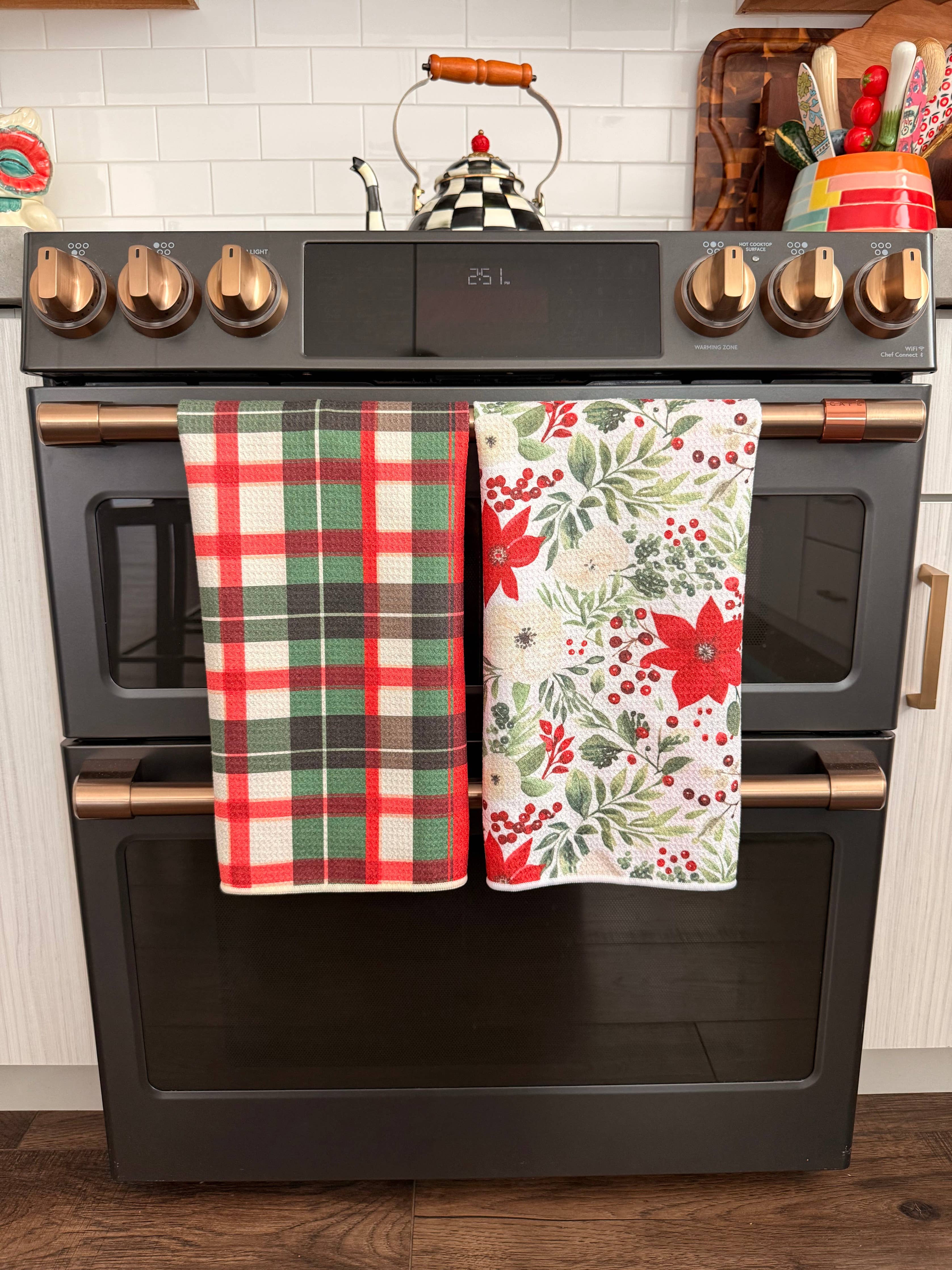 Crae.Home - Cupid: Double-Sided Hand Towel - Multi / Hand Towel (17 in x 27 in)
