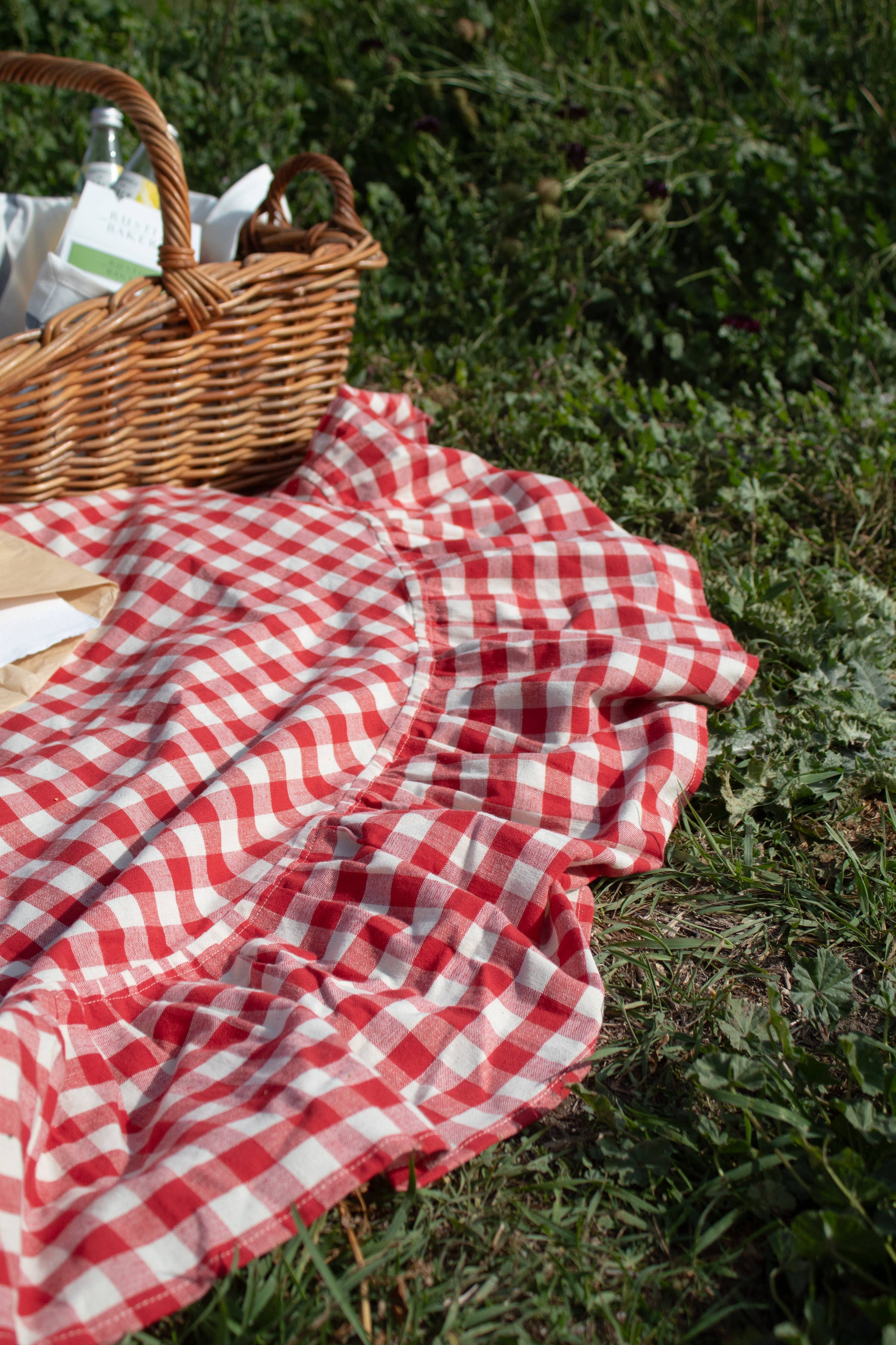 Ember Ruffled Gingham Tablecloth: 60"x120"