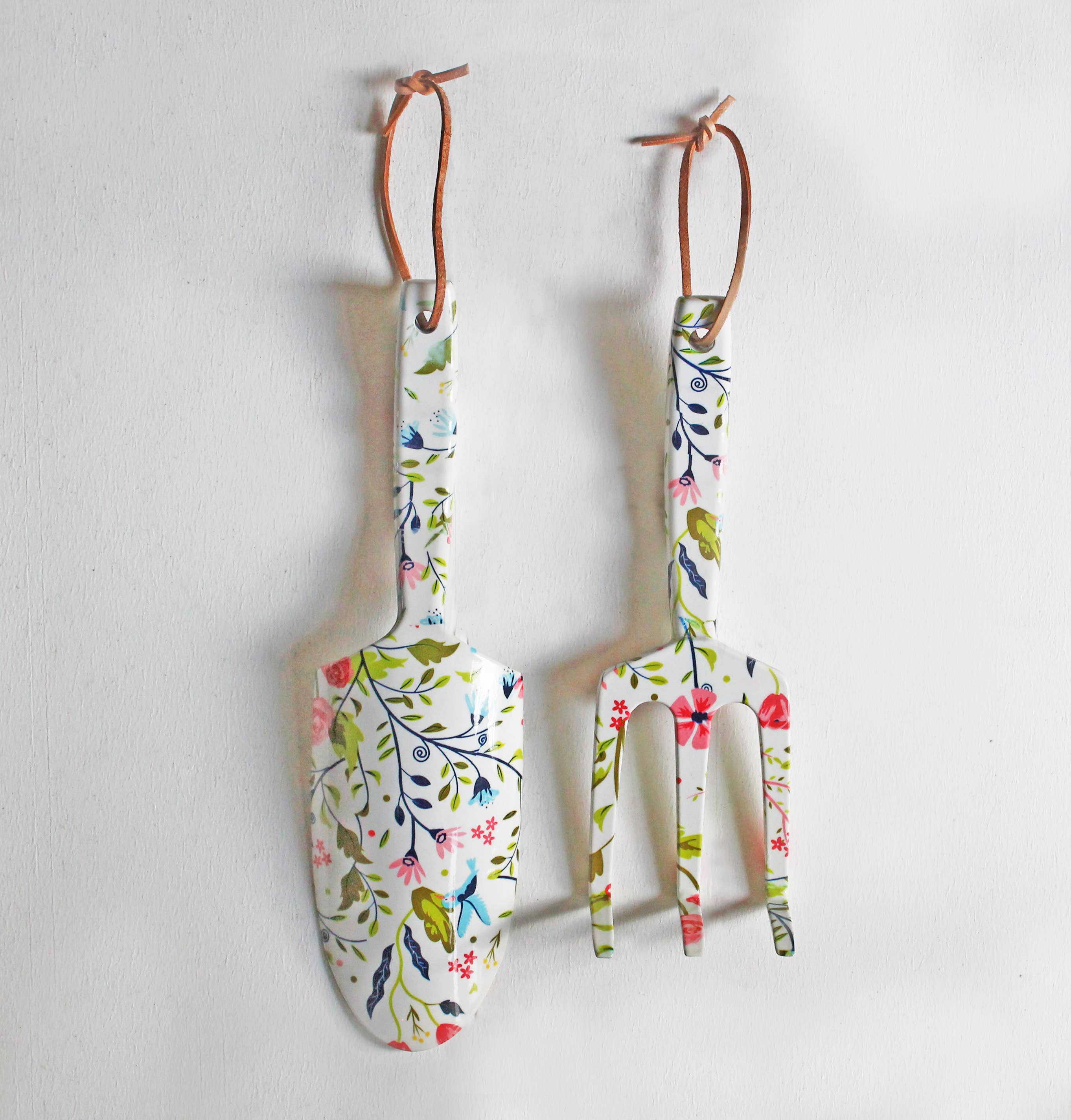 Garden Tool Set with Garden of Paradise Print