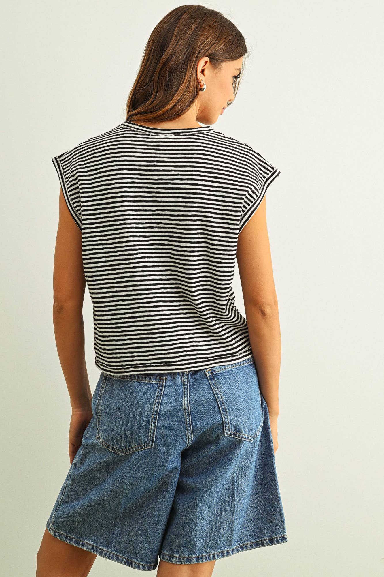 ET6213   STRIPE PATTERN SLUB TOP: TAN/WHITE / S