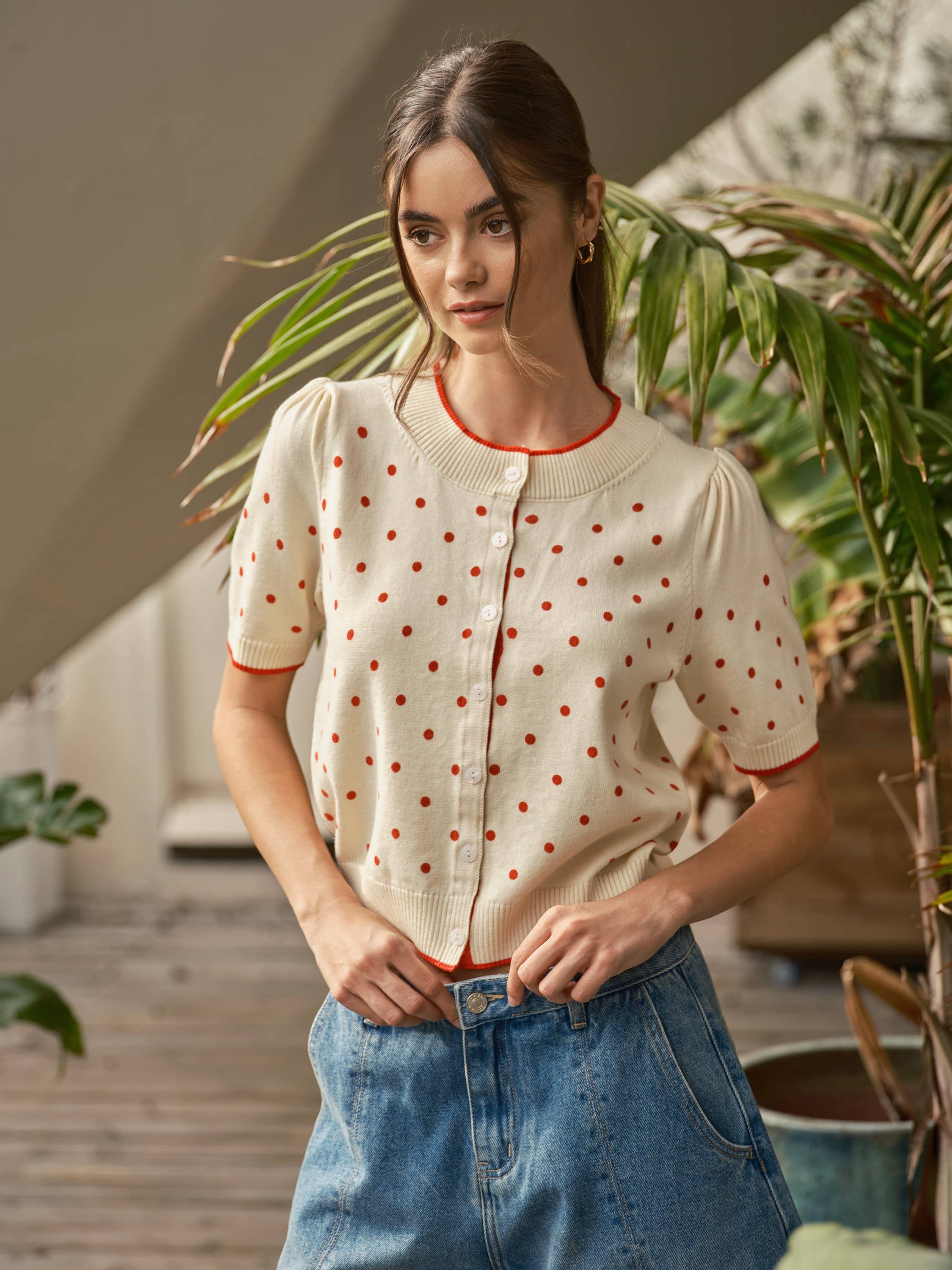 AJT5662 SOFT WOOL MIX SHORT SLEEVE POLKA DOT CARDIGAN: RED DOT / M
