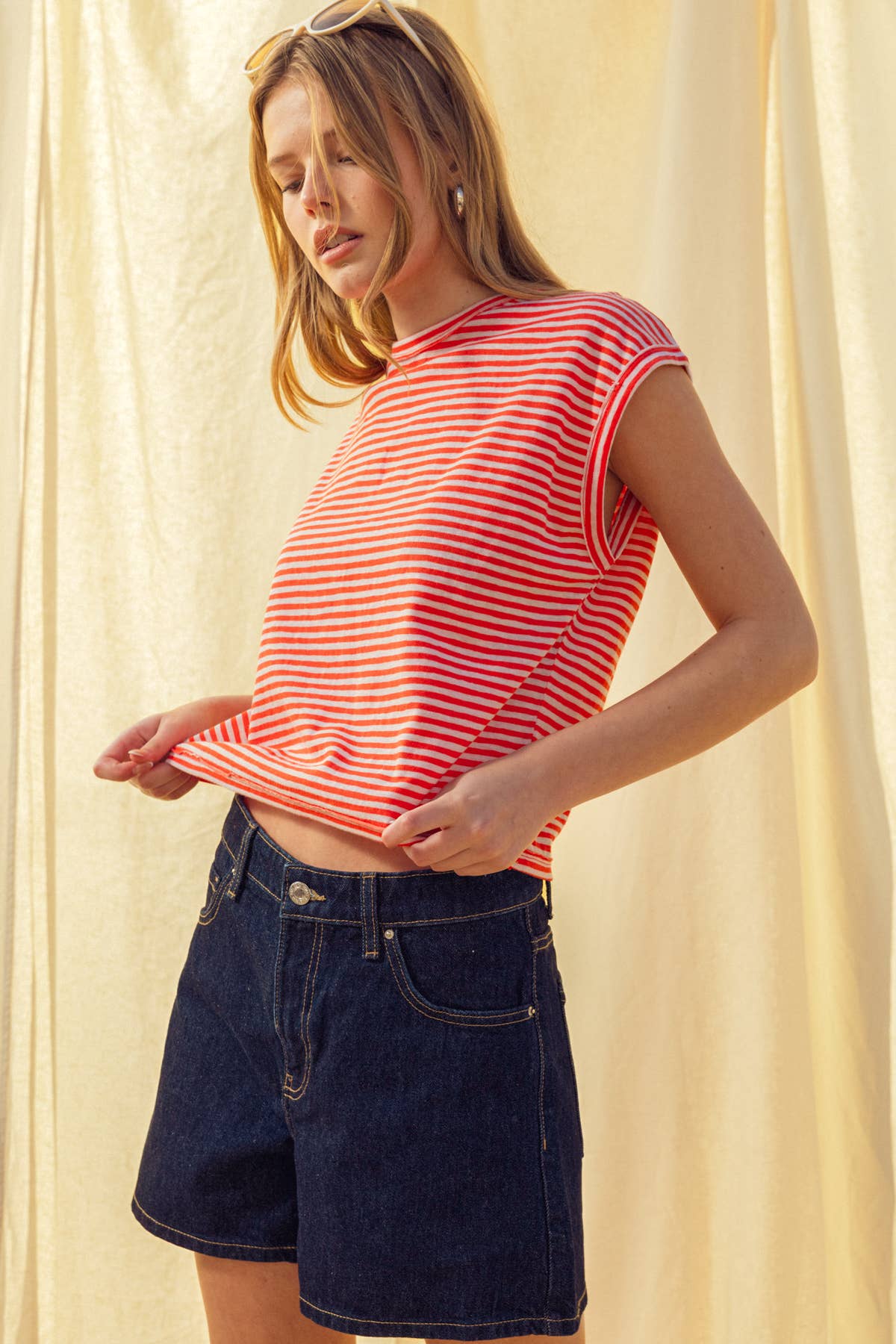ET6213   STRIPE PATTERN SLUB TOP: TAN/WHITE / M