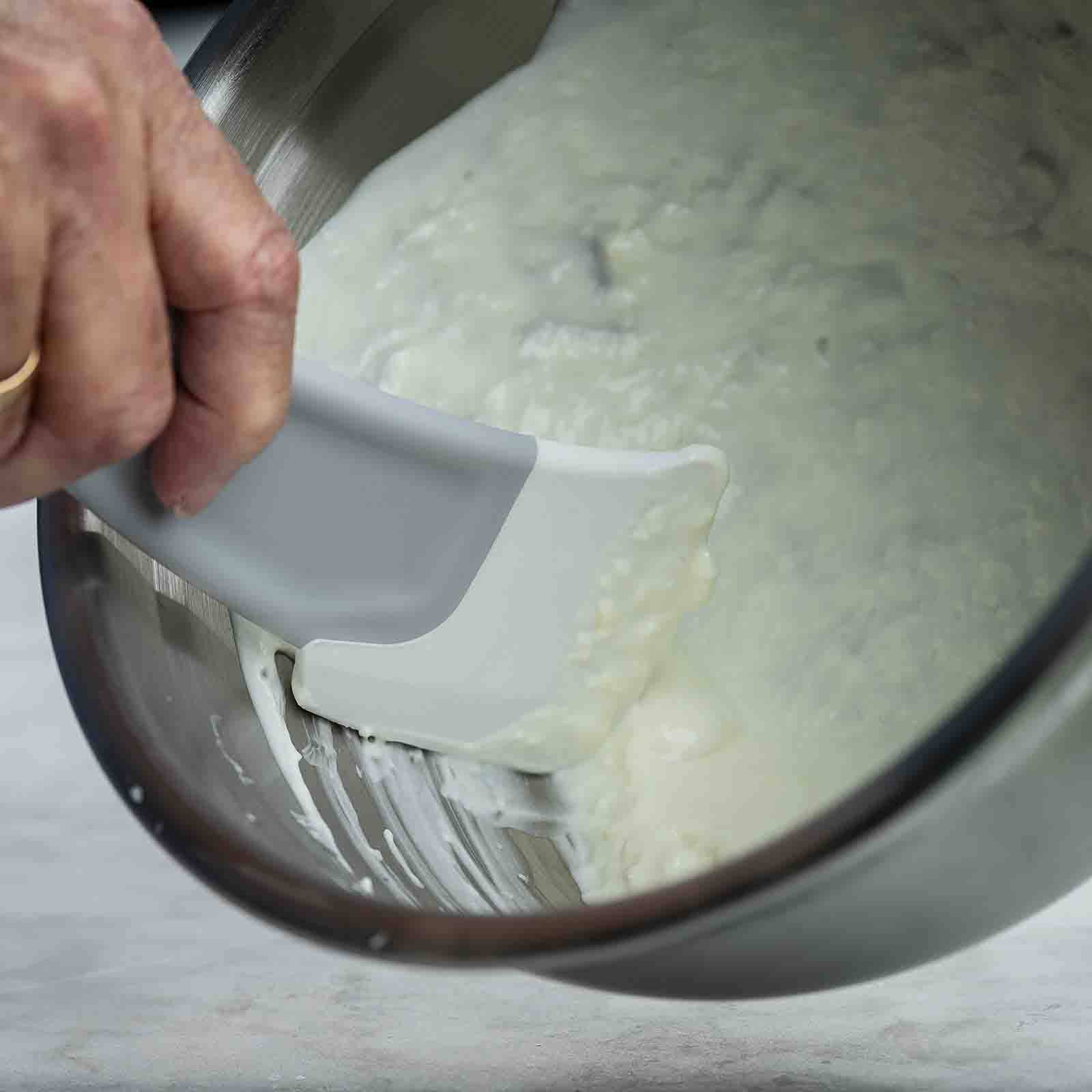 Pan Scrapers Gray, Set of 2
