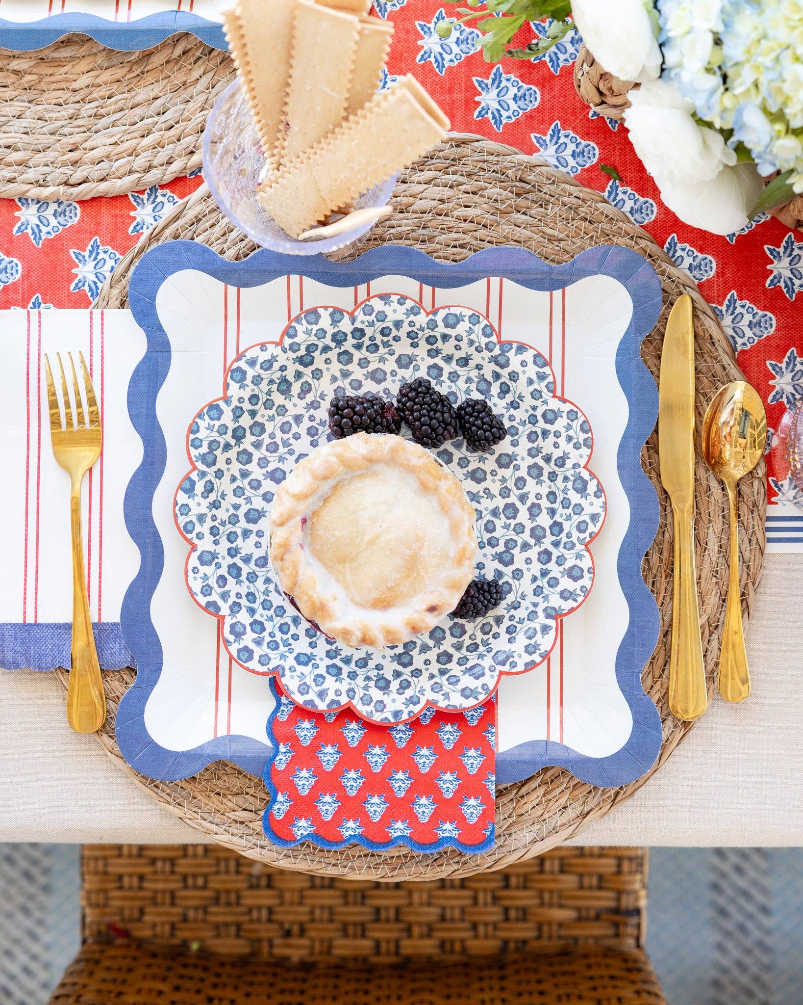 HAM1244 - Red Stripes Paper Plate - 11"
