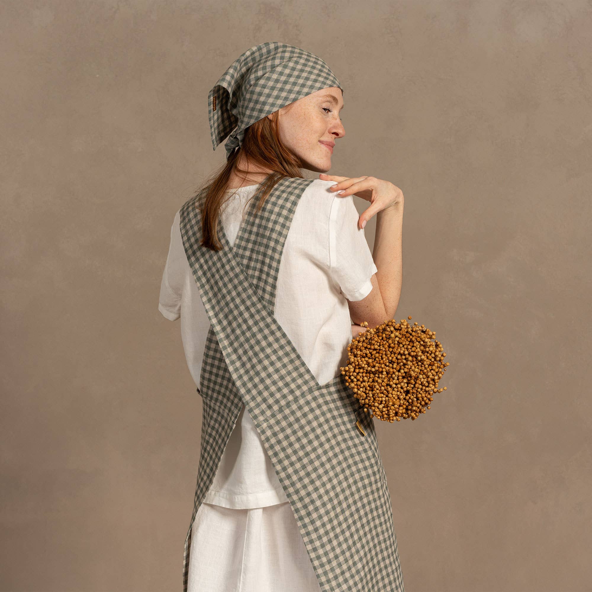 Linen Cross-Back Apron: Green Check / L/XL