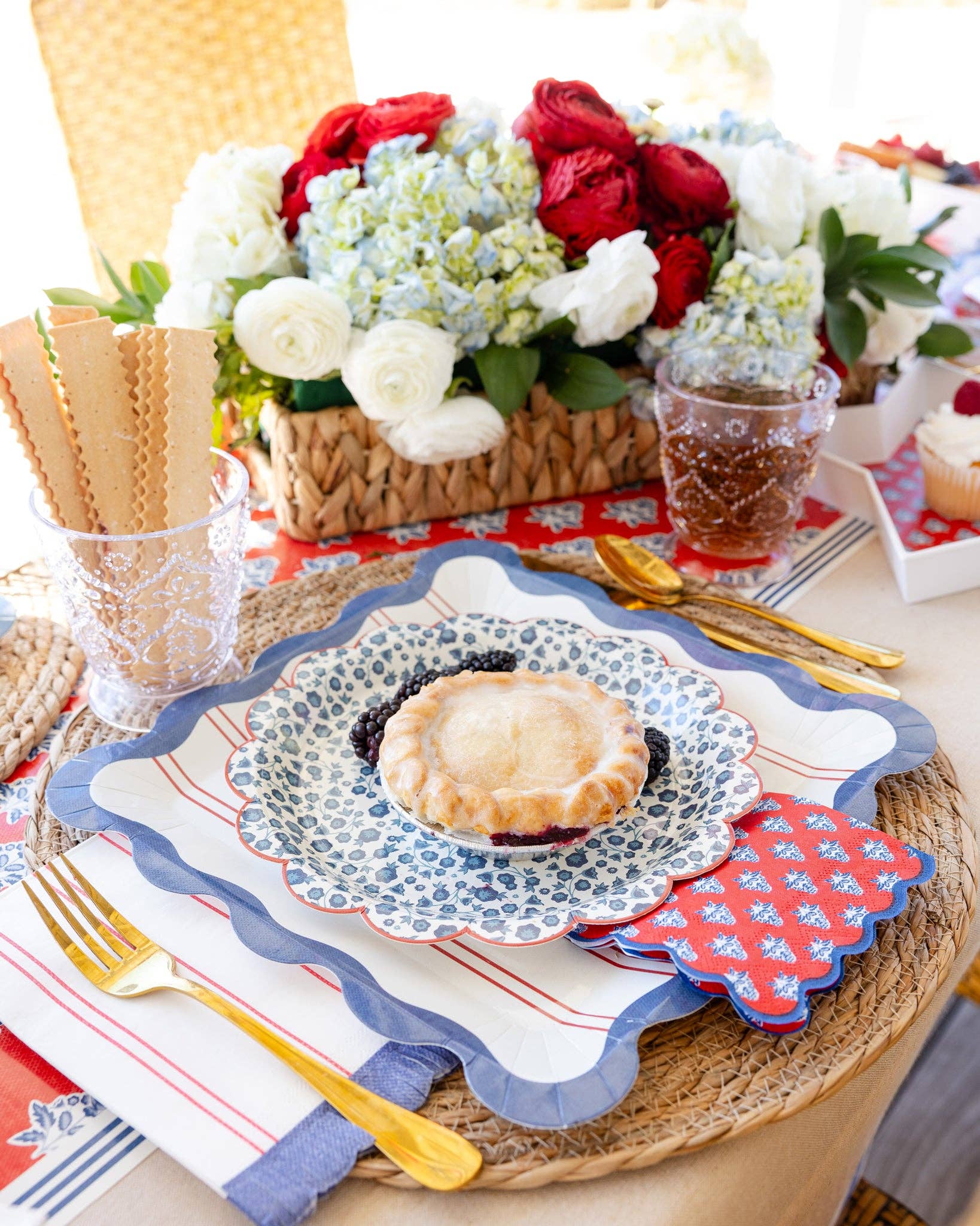 HAM1244 - Red Stripes Paper Plate - 11"