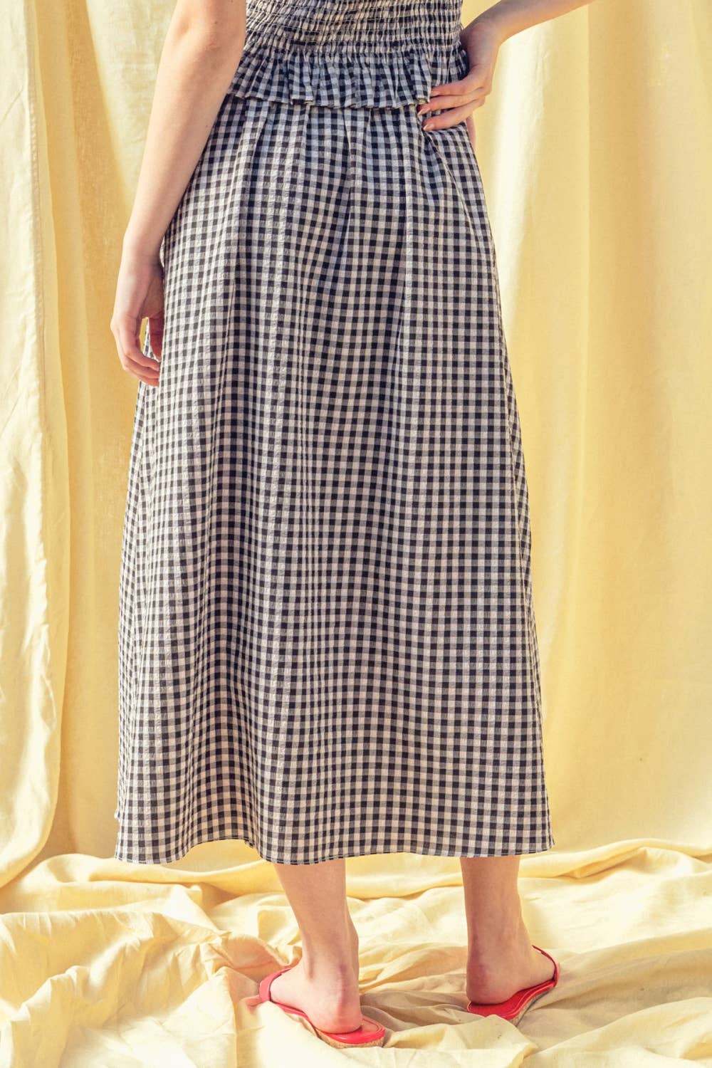 S5994ST   GINGHAM PATTERN BUTTON FRONT LONG SKIRT: RED / M