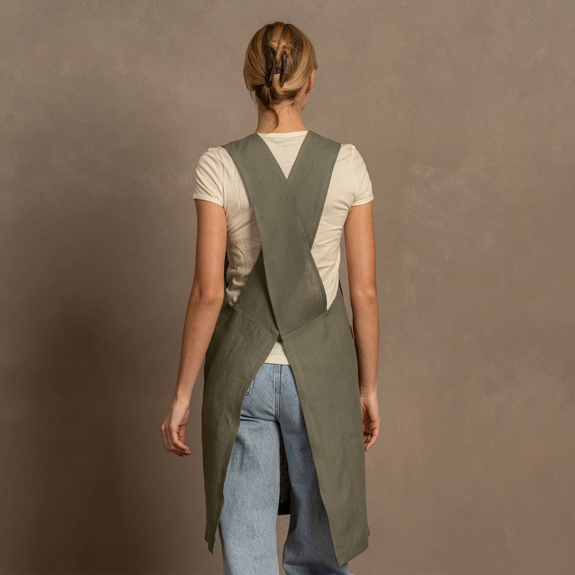Linen Cross-Back Apron: Faded Rose / S/M