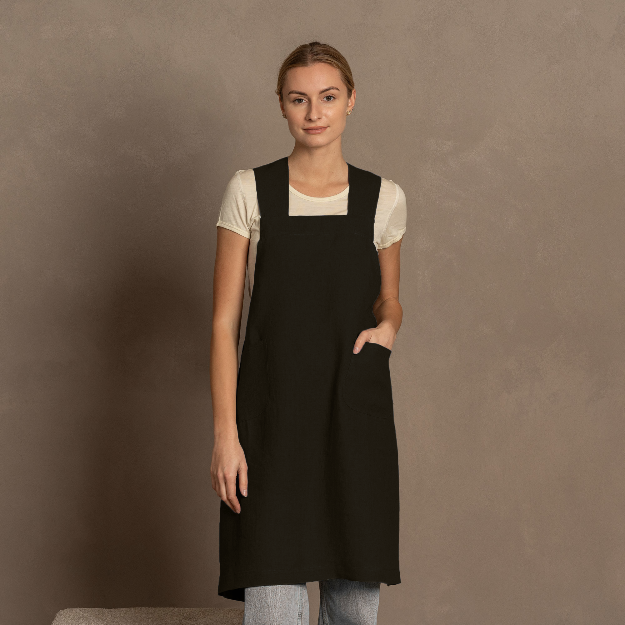 Linen Cross-Back Apron: Shadow Purple / L/XL