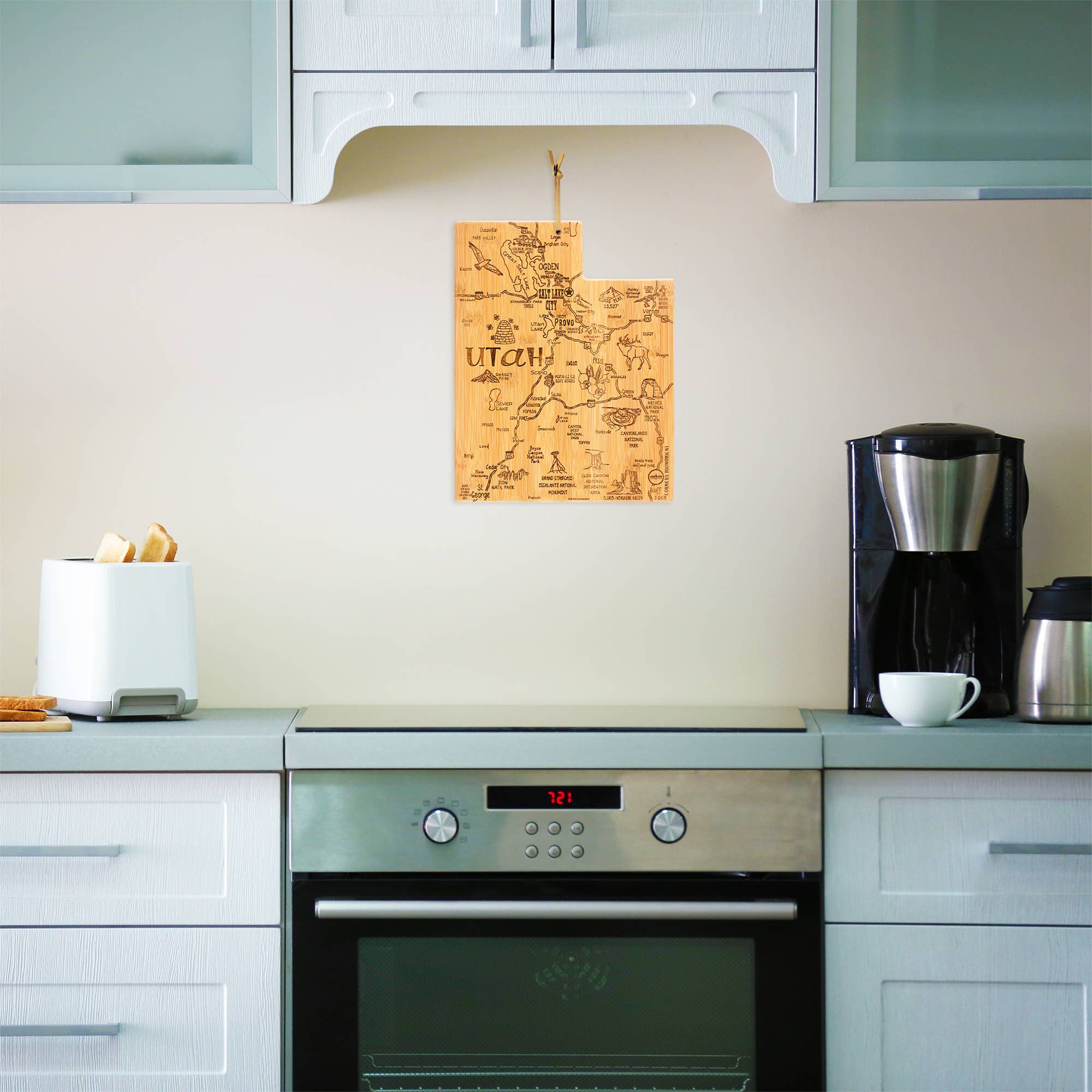 Destination Utah Cutting Board with Engraved Artwork