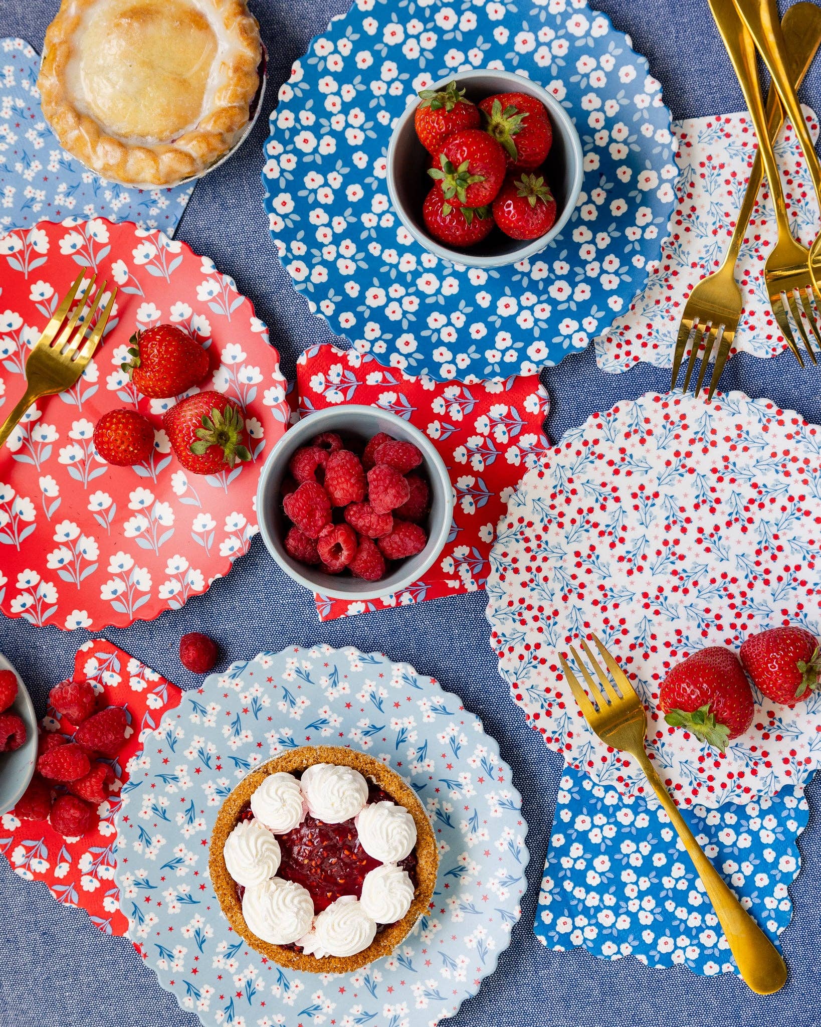 FLO1240 - Floral Bamboo Paper Plate Set