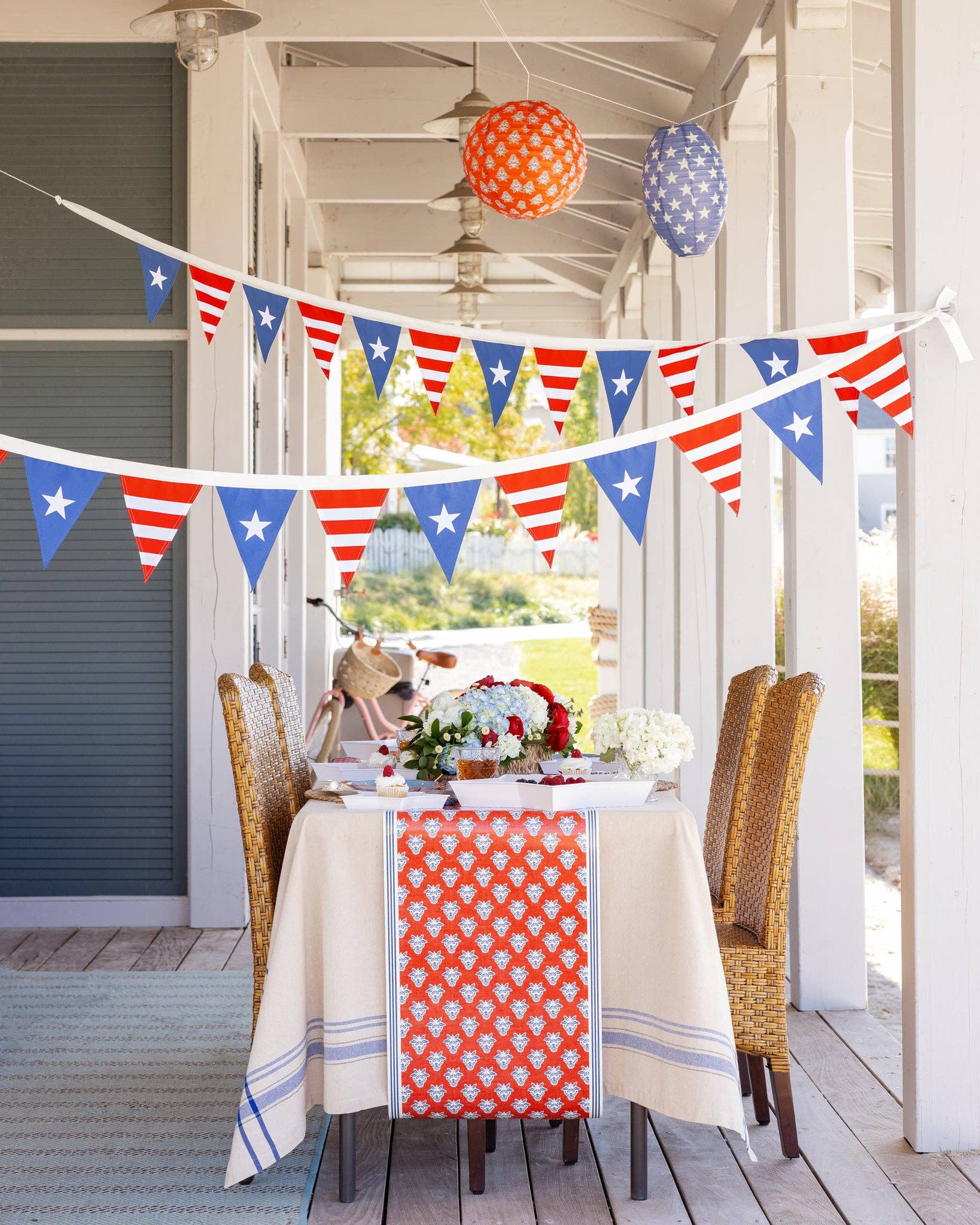 HAM1203 - Stars and Stripes Paper Pennant Banner