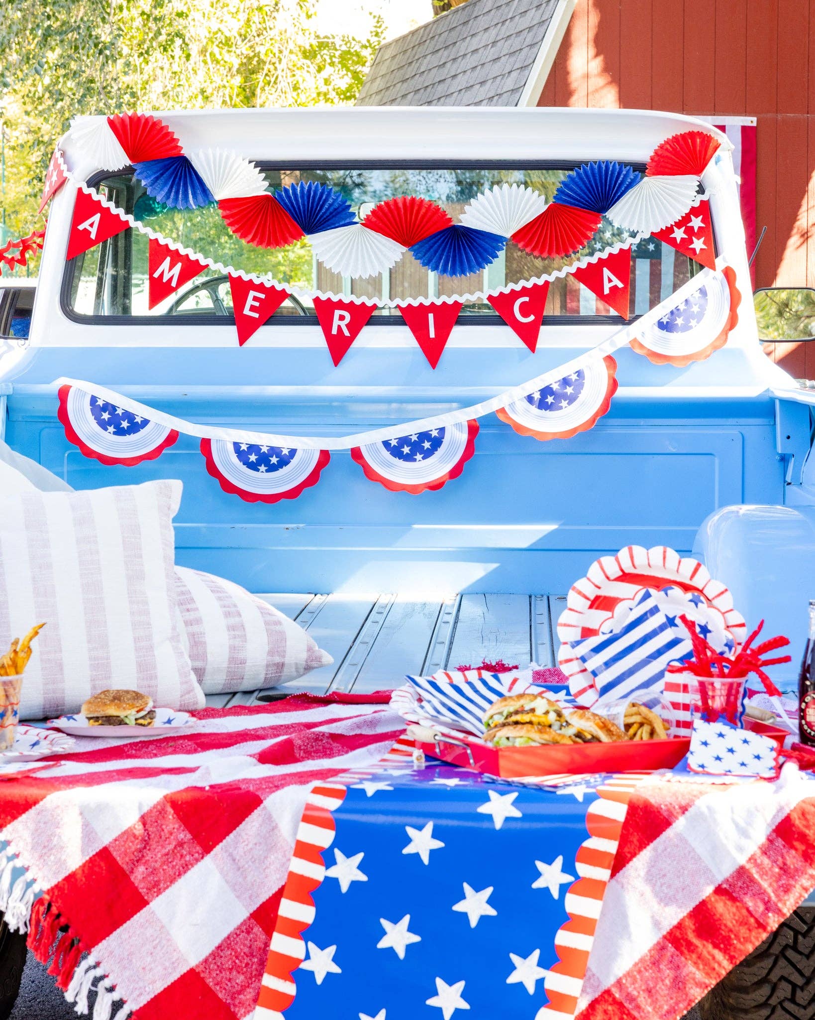 SSP1240 - Striped Star Paper Plate - 9.5"