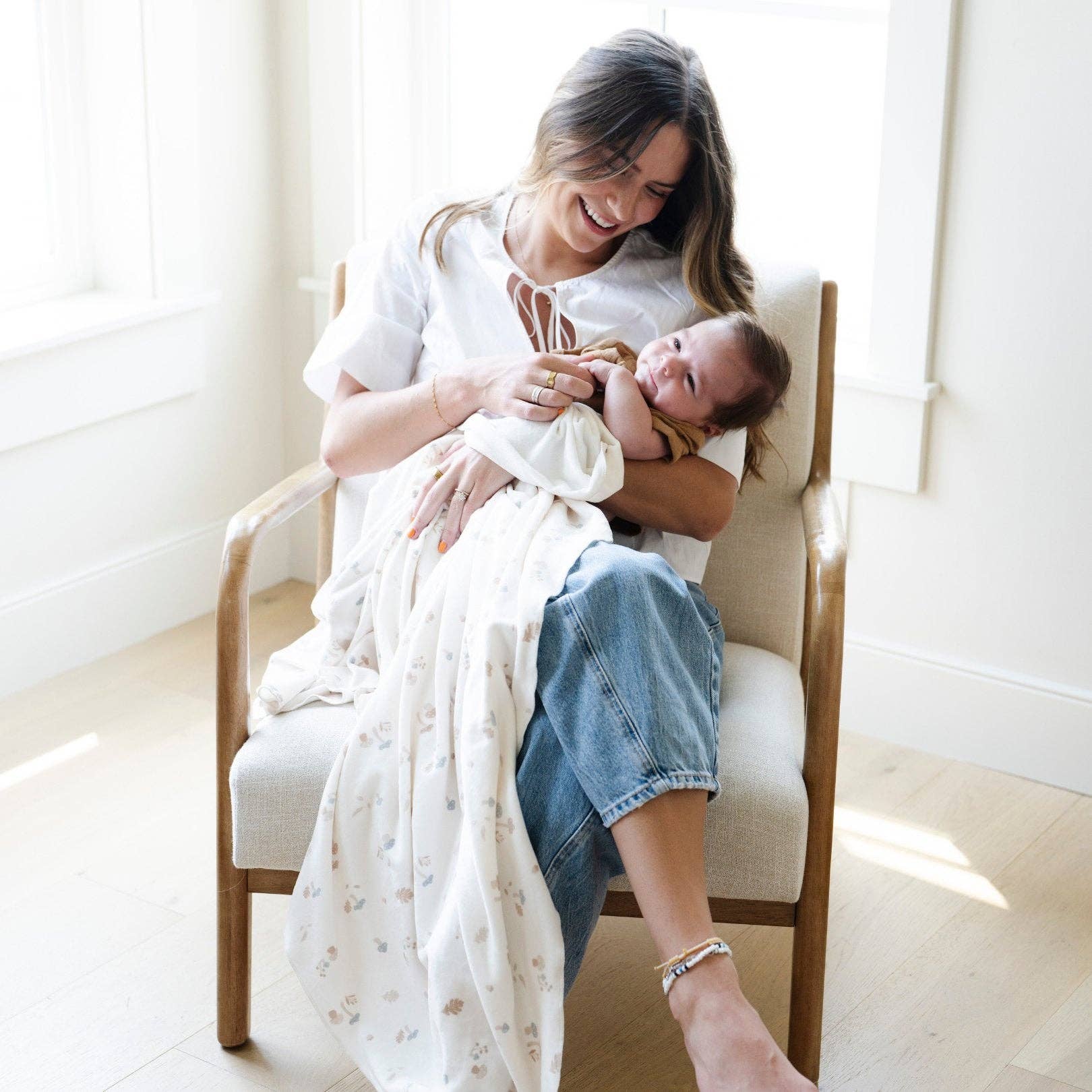 MINKY STRETCH LUXE SWADDLE/BLANKET: Floral