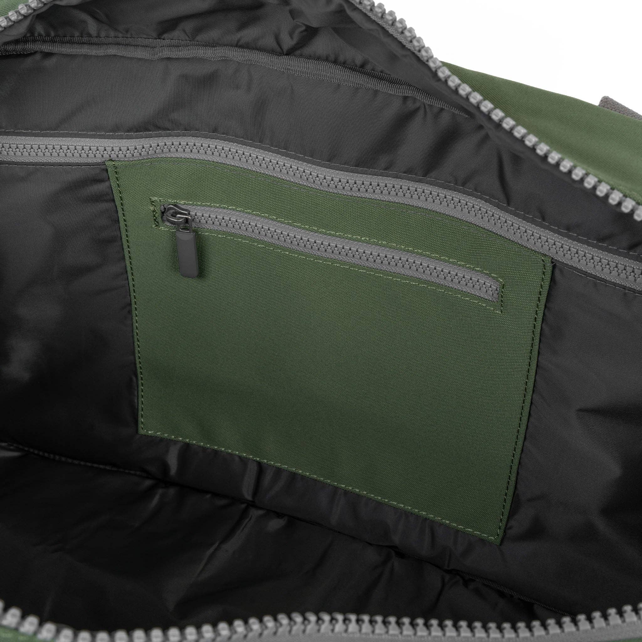 Gatwick Duffel Bag in Granite Canvas