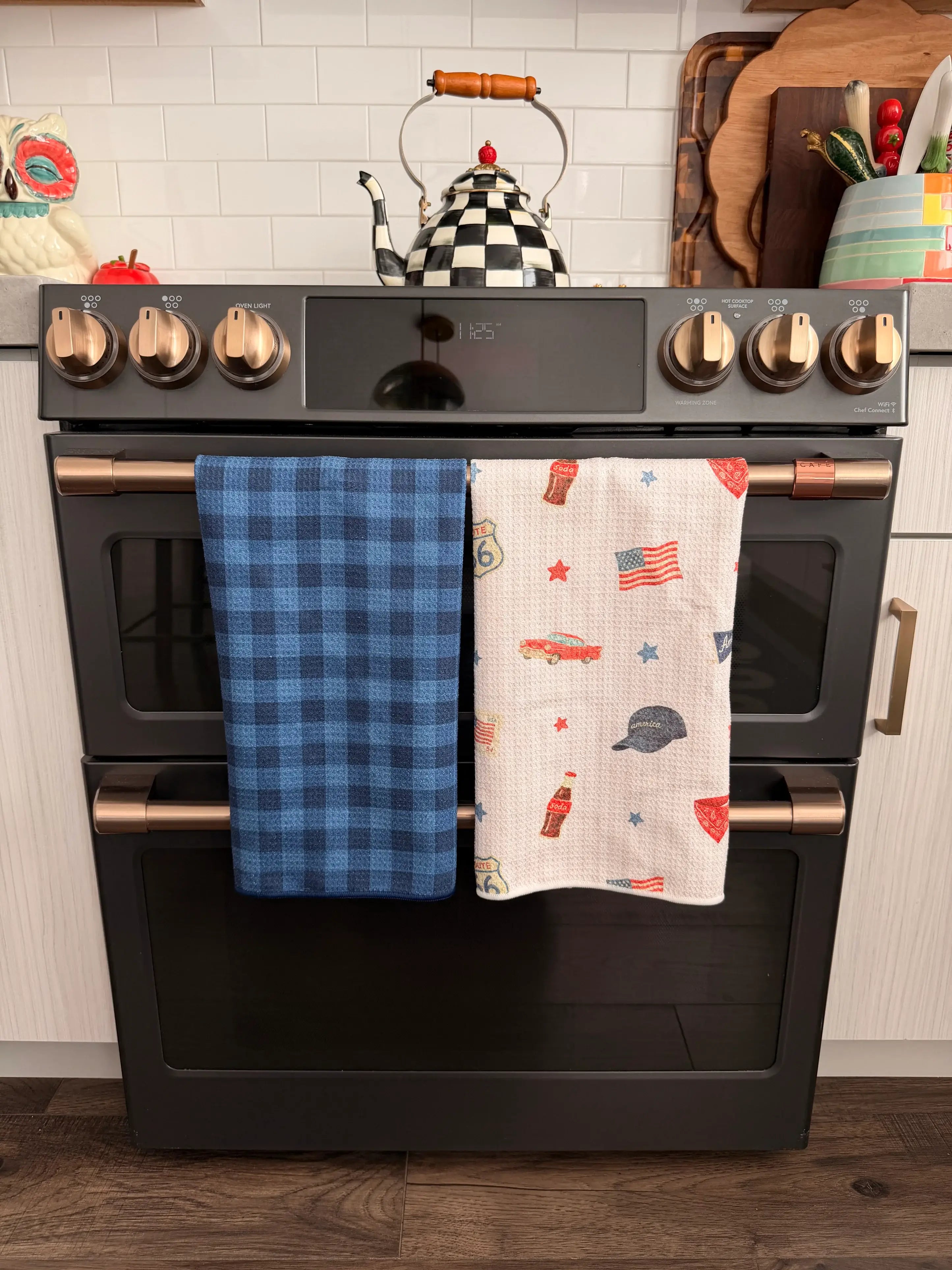 Arthur: Double-Sided Hand Towel: Blue / Hand Towel (17 in x 27 in)