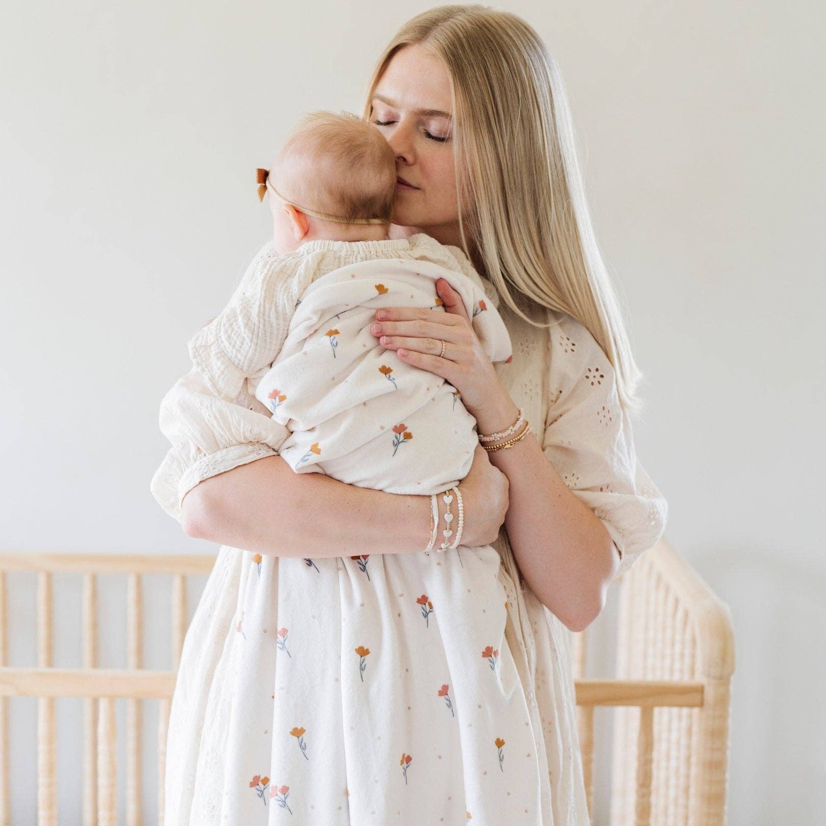 MINKY STRETCH LUXE SWADDLE/BLANKET: Floral