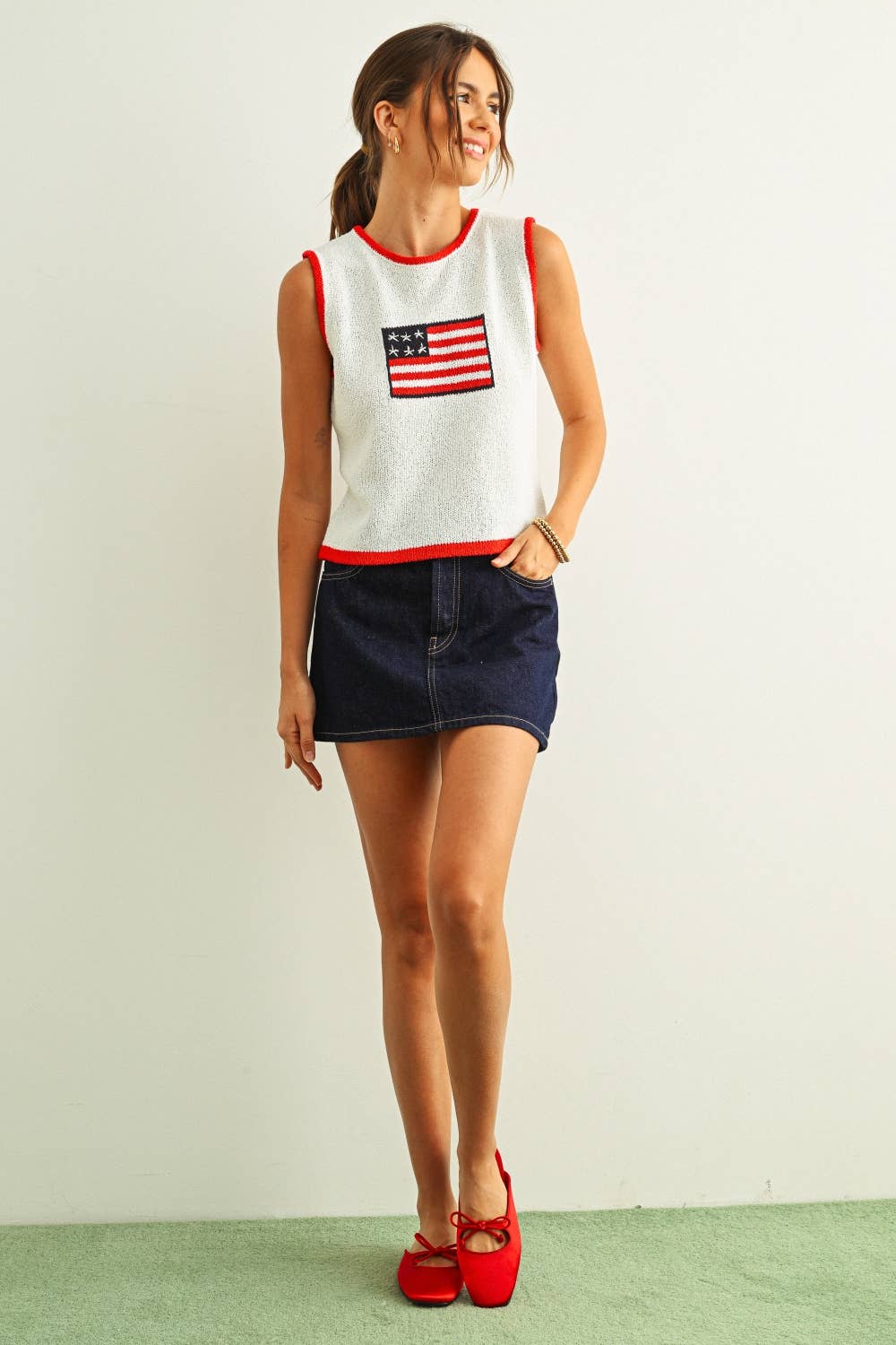 T6411   CONTRASTED PIPING FLAG KNITTED TOP: IVORY/NAVY / L