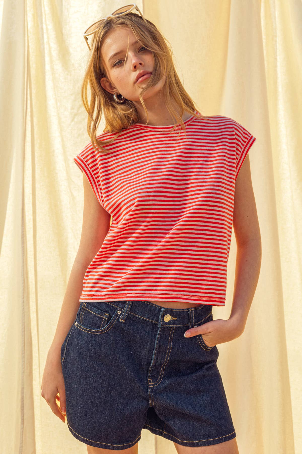 ET6213   STRIPE PATTERN SLUB TOP: TAN/WHITE / M