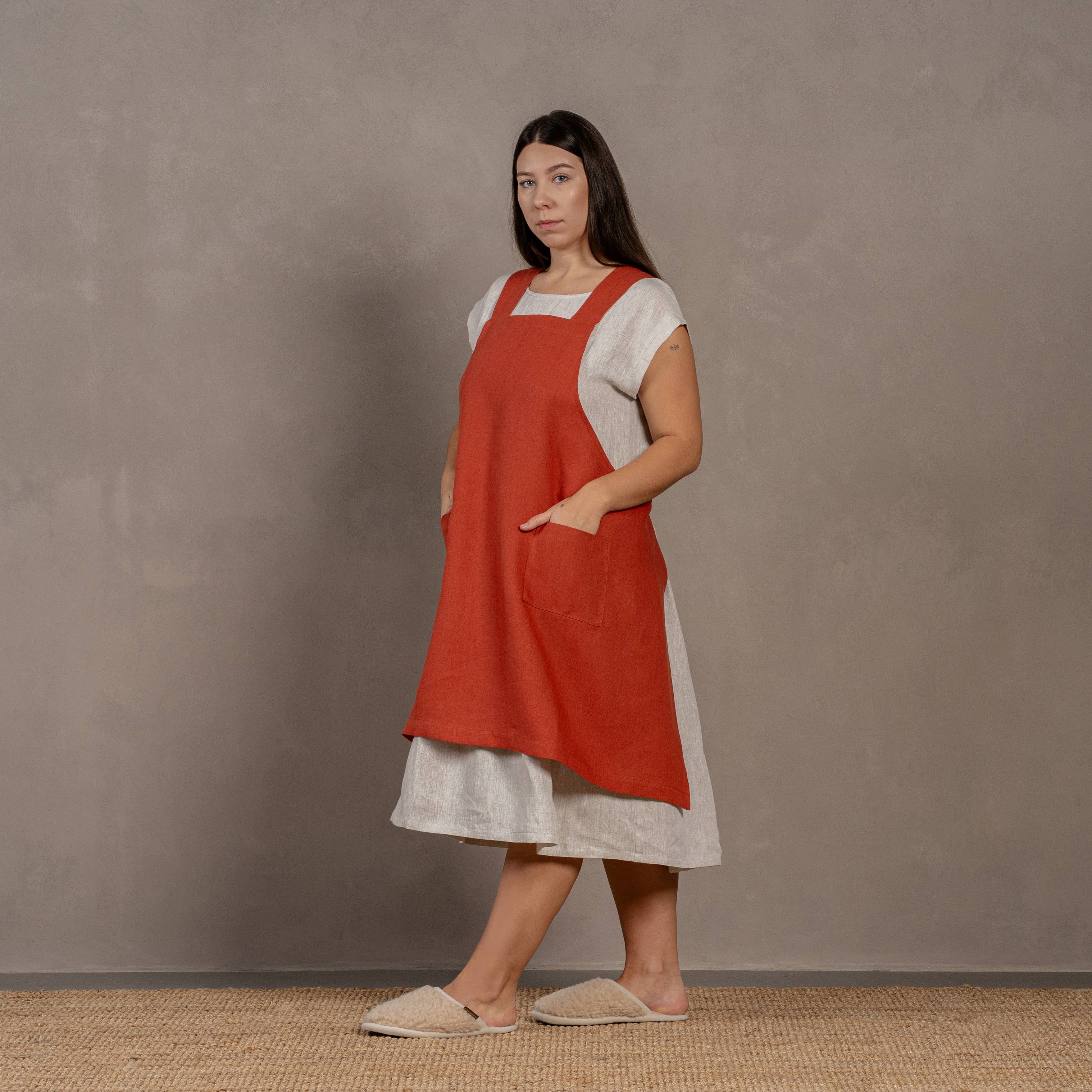 Linen Cross-Back Apron: Shadow Purple / L/XL