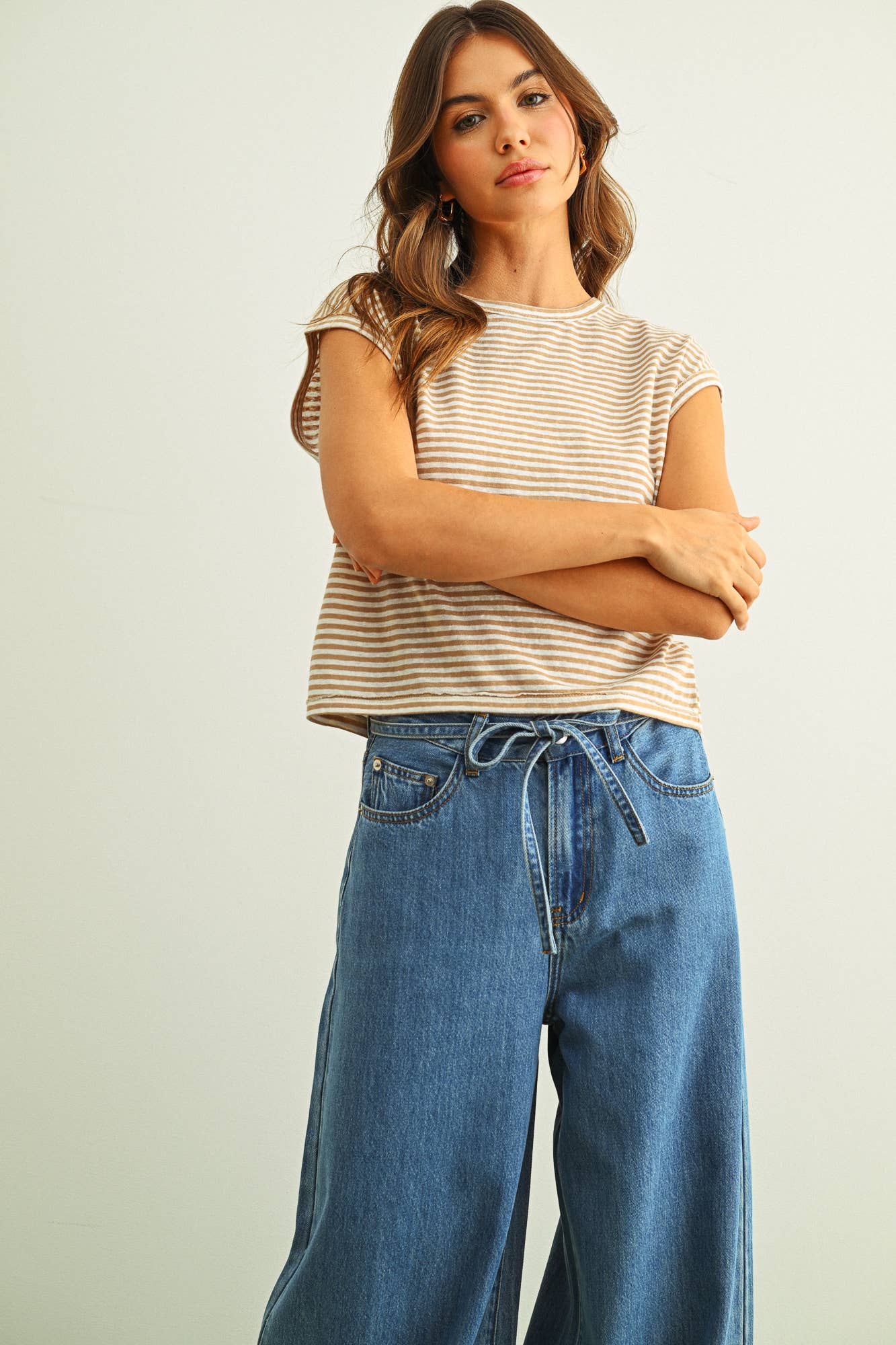 ET6213   STRIPE PATTERN SLUB TOP: TAN/WHITE / M