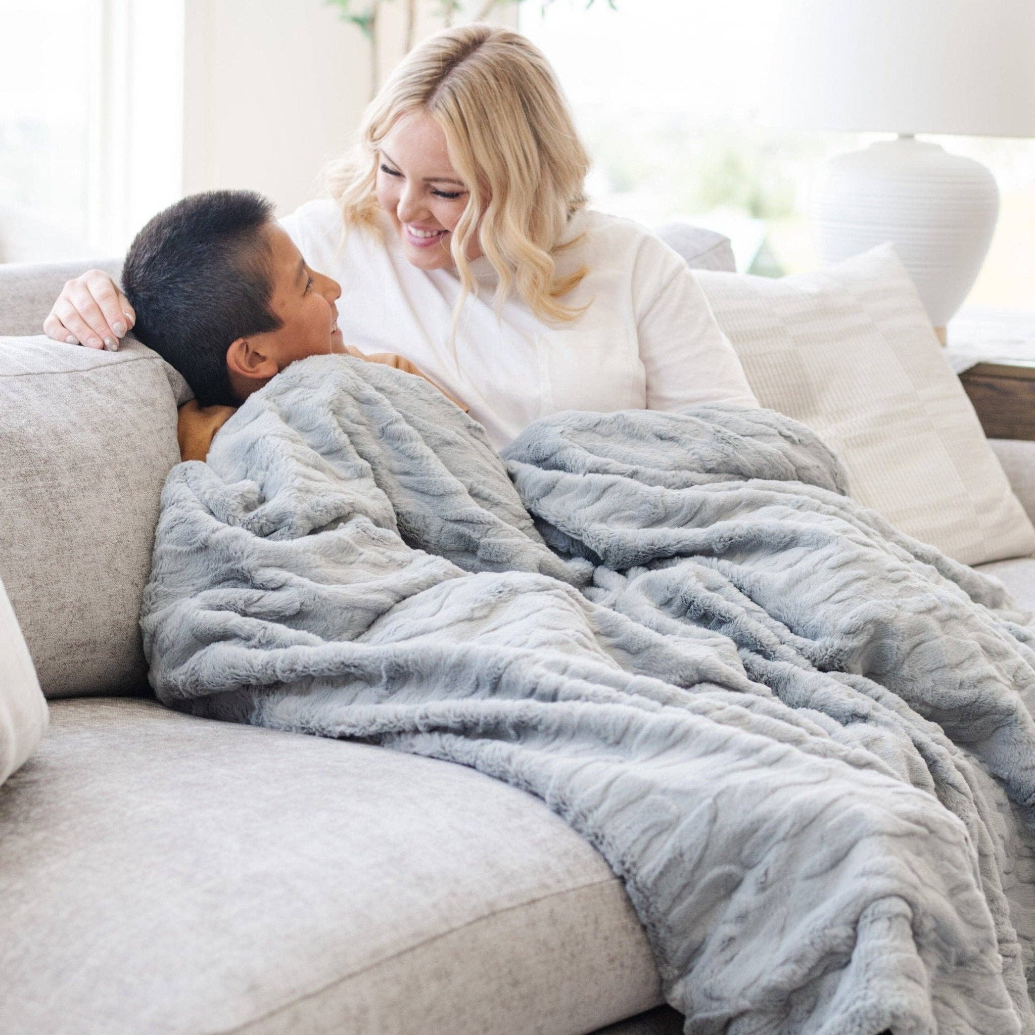 PATTERNED FAUX FUR XL THROW BLANKETS: Buff