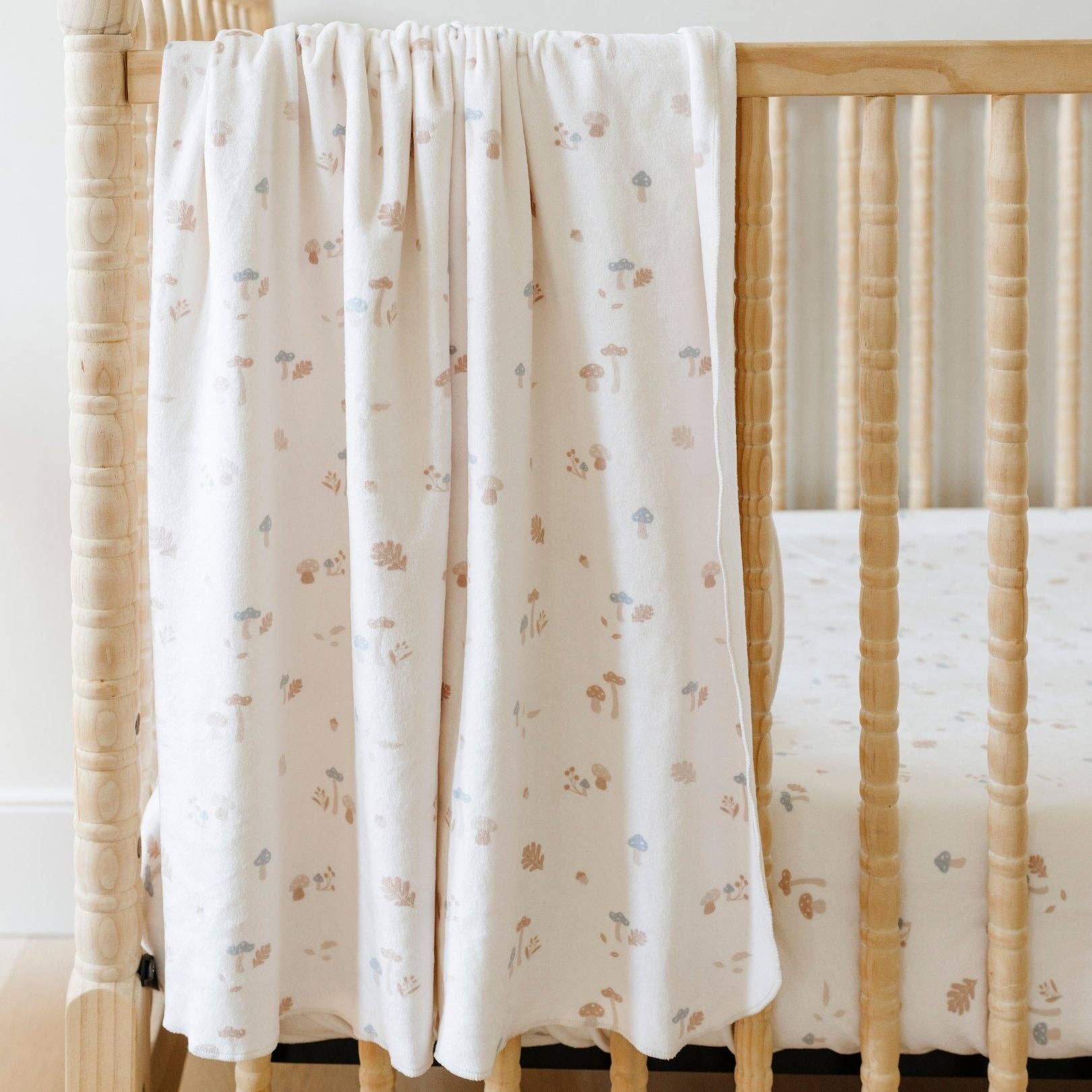 MINKY STRETCH LUXE SWADDLE/BLANKET: Floral