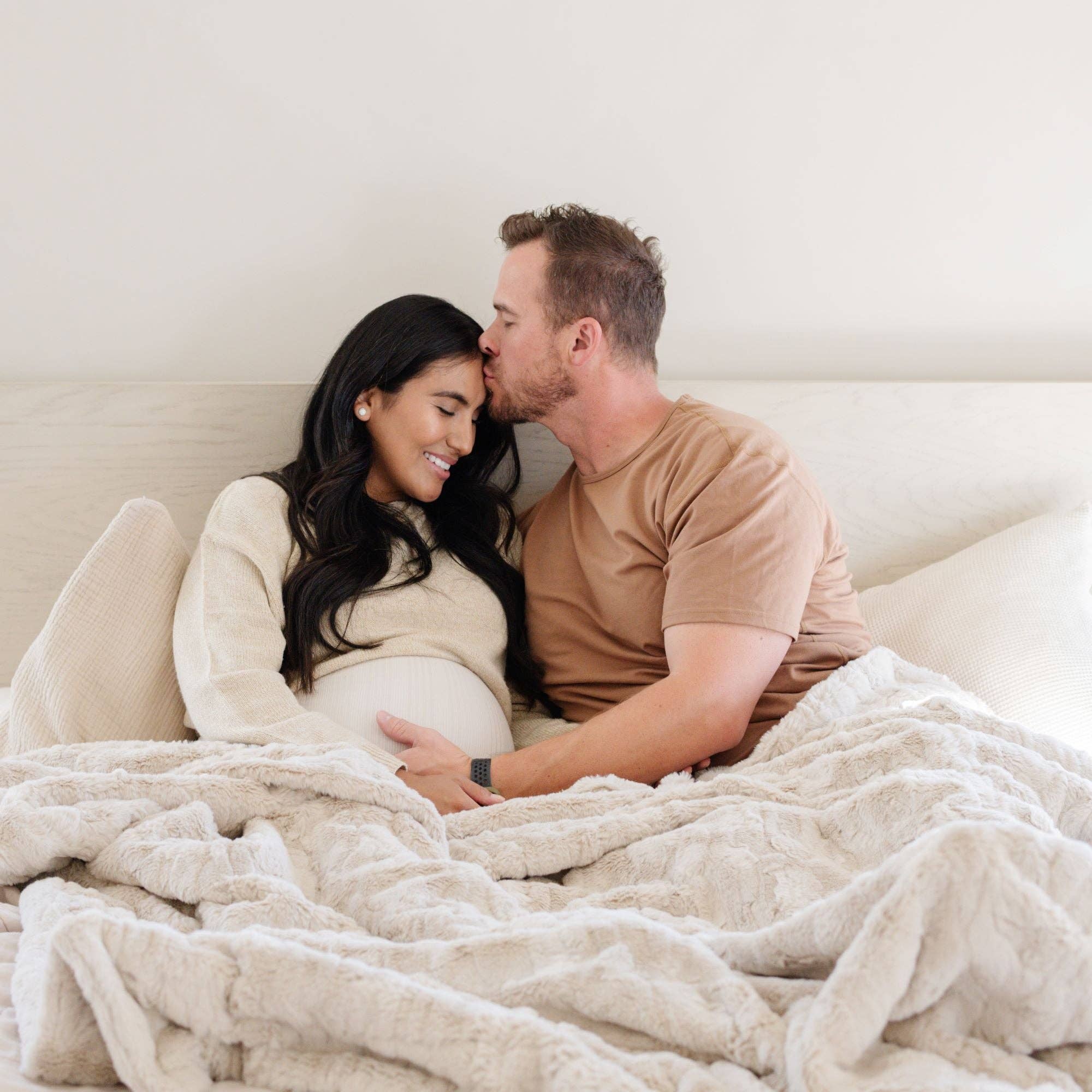 PATTERNED FAUX FUR XL THROW BLANKETS: Buff