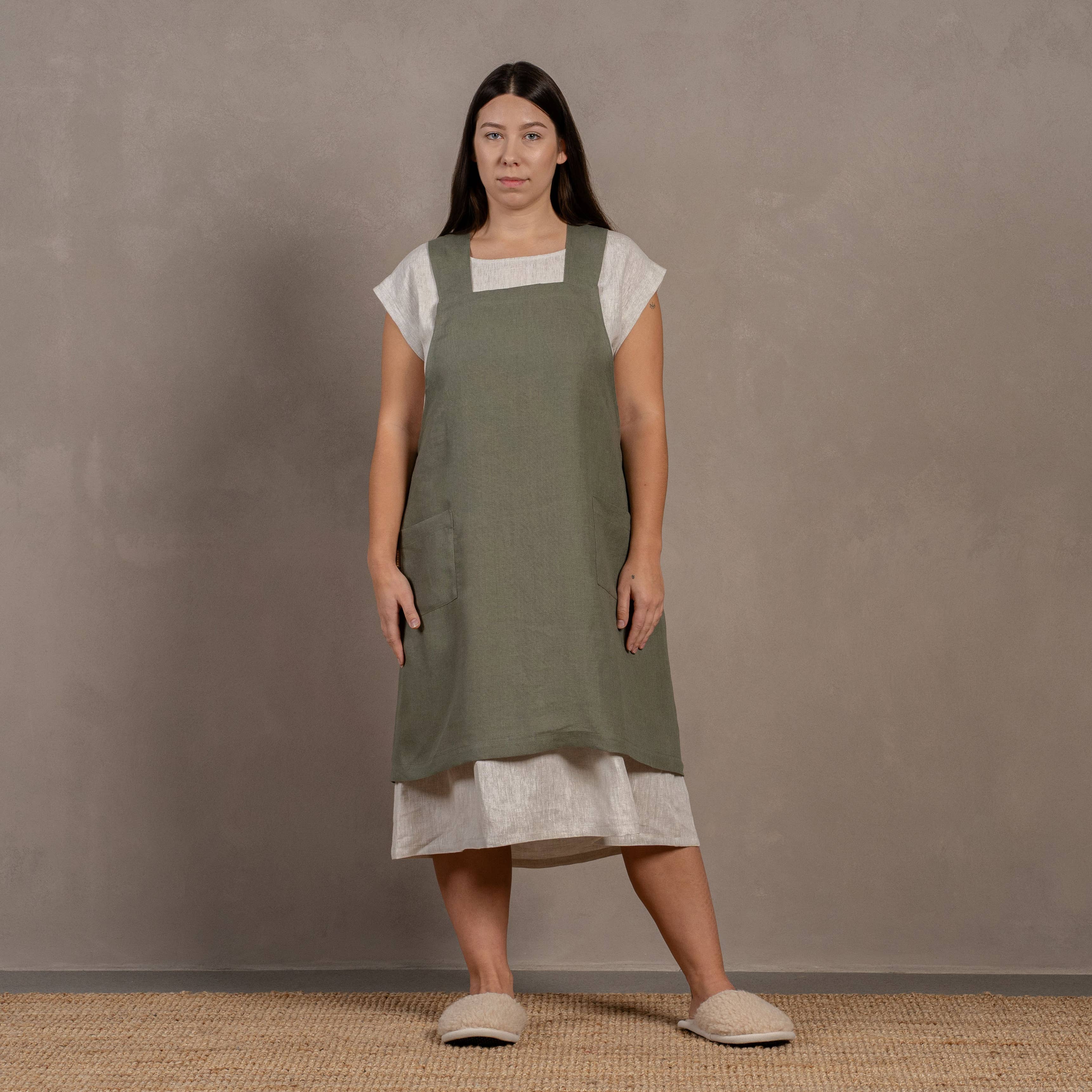 Linen Cross-Back Apron: Shadow Purple / L/XL