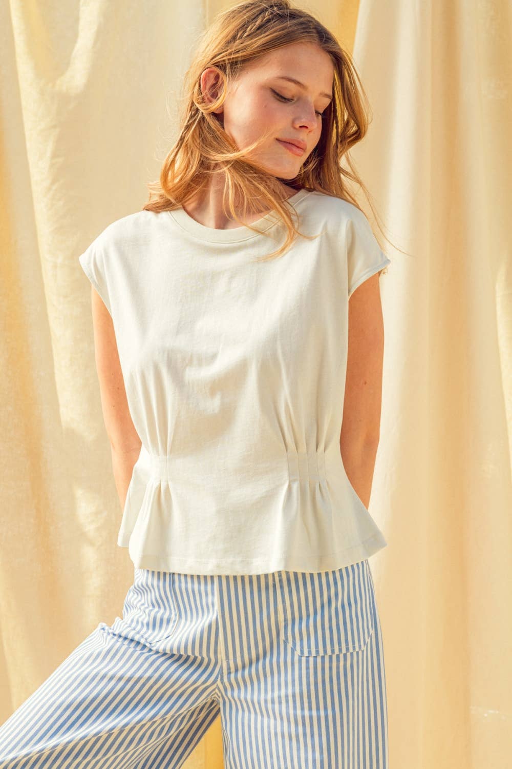 ET6371   ROUND NECK WAIST DETAILED CAP SLEEVE TOP: MISTY WHITE / L