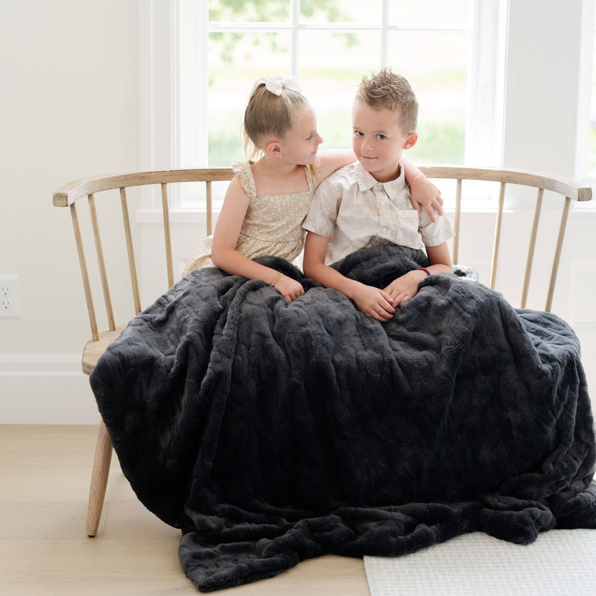 PATTERNED FAUX FUR XL THROW BLANKETS: Ivory